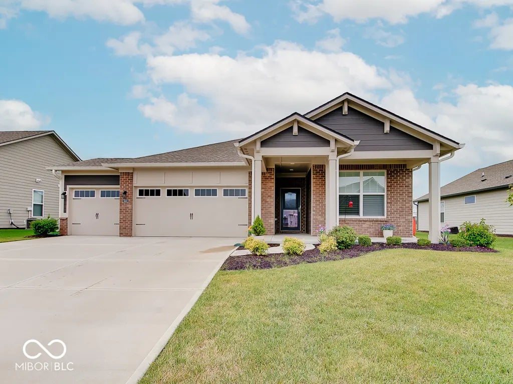 3669 Chalmers Drive, Bargersville