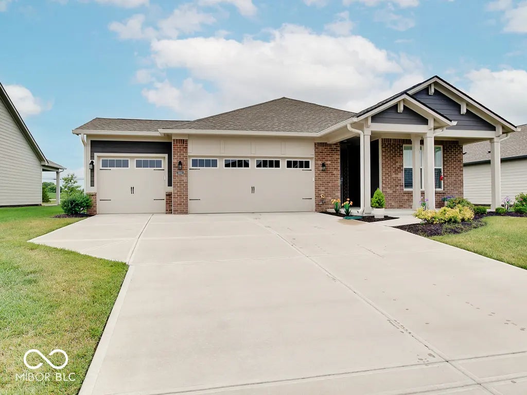 3669 Chalmers Drive, Bargersville
