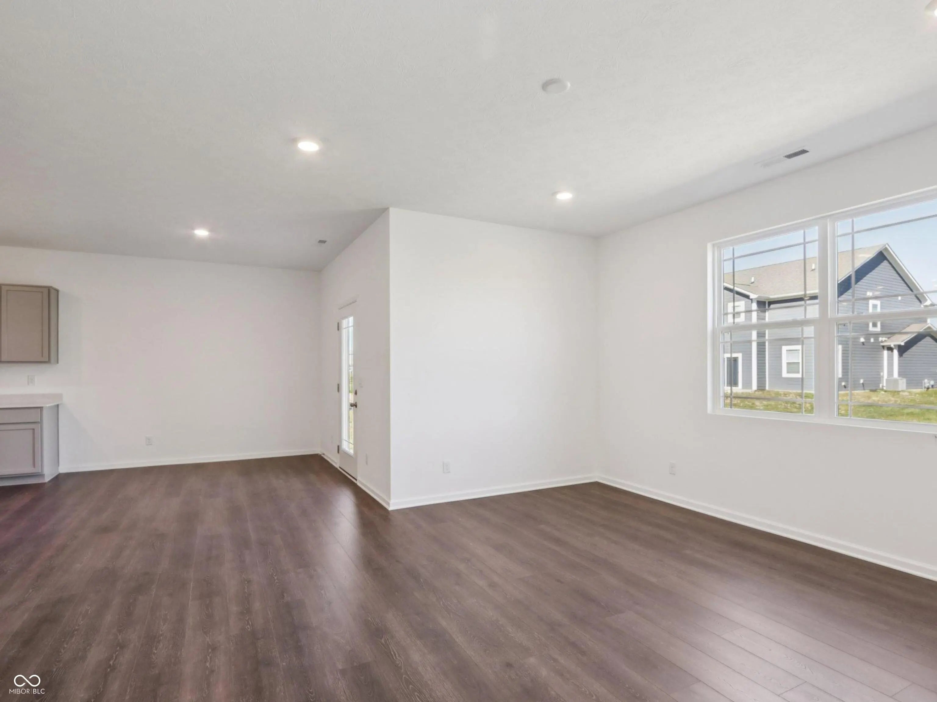 1680 Winn Court MLS 22053705 Mt. Vernon North photo 4