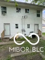 2625 E North Street MLS 22054017 Holtman & Topps photo 3