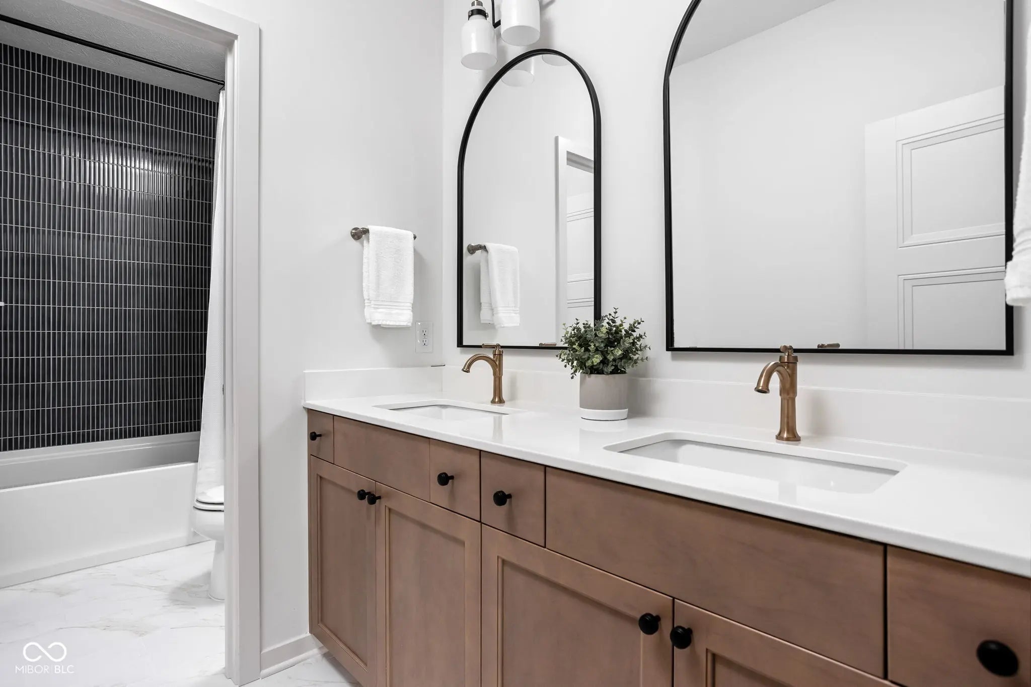 1677 Ties Way MLS 22054022 Midland photo 17