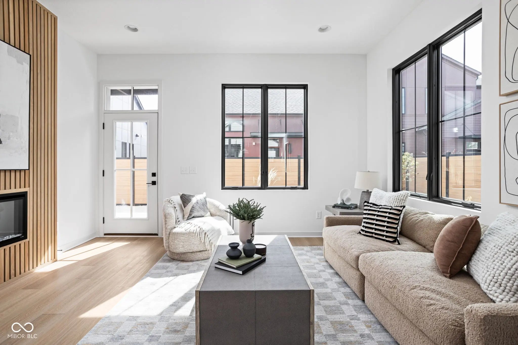 1677 Ties Way MLS 22054022 Midland photo 2