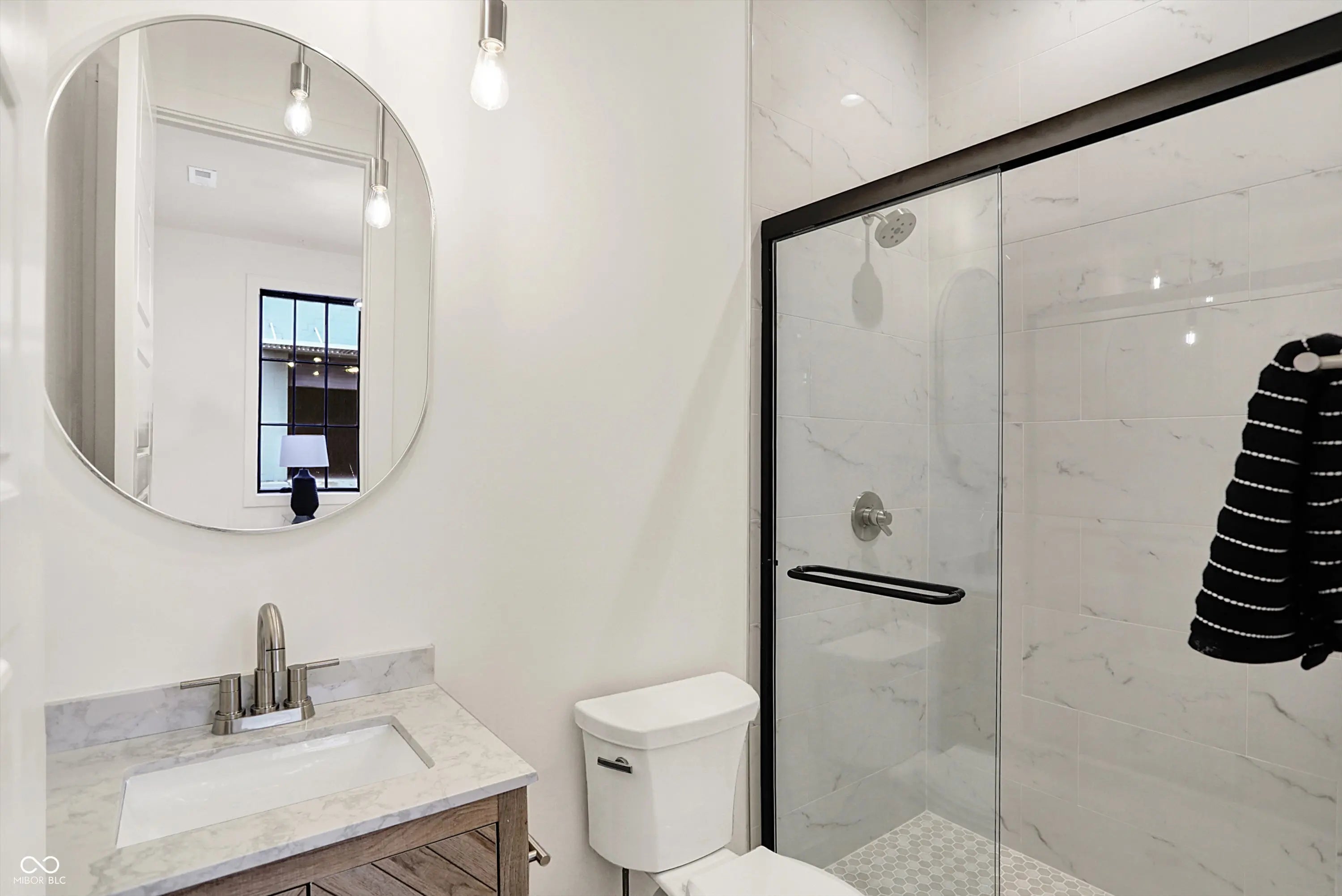 529 E North Street MLS 22054055 Liberty Place At Lockerbie Square photo 11