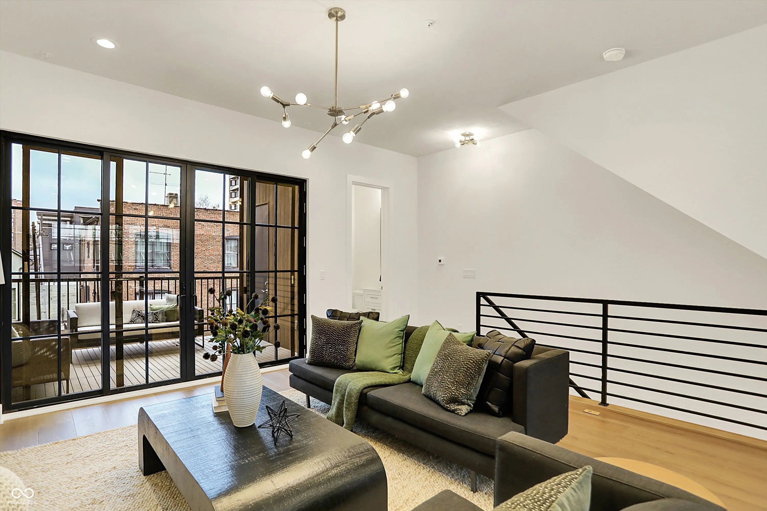 529 E North Street MLS 22054055 Liberty Place At Lockerbie Square photo 14