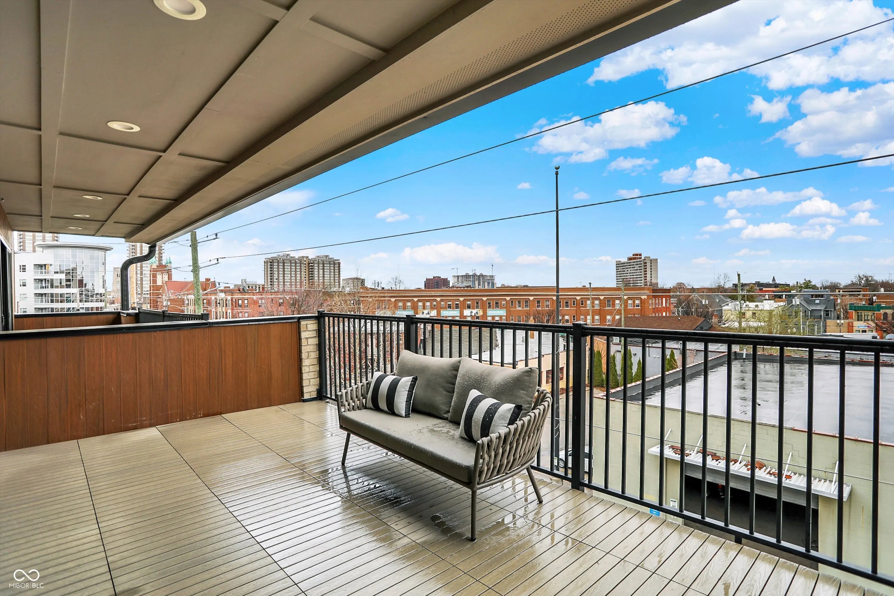 529 E North Street MLS 22054055 Liberty Place At Lockerbie Square photo 37