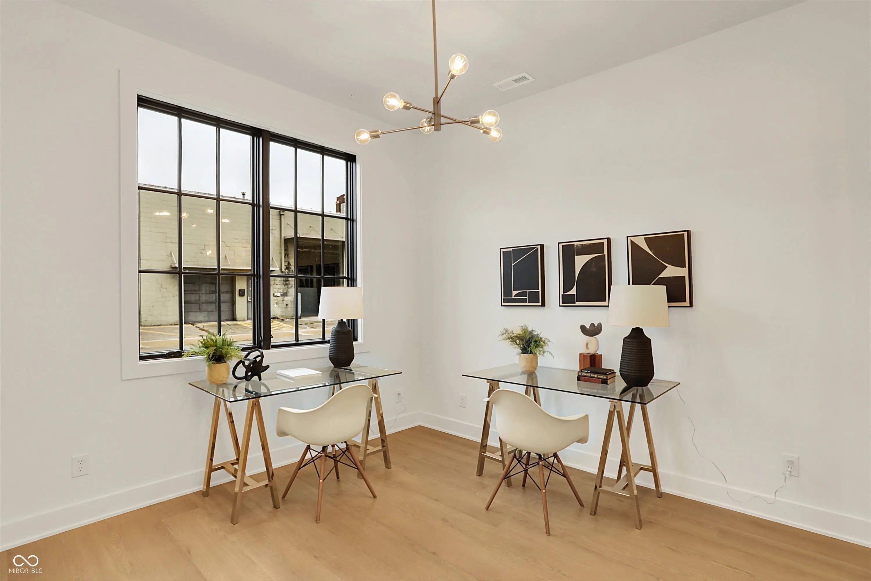 529 E North Street MLS 22054055 Liberty Place At Lockerbie Square photo 3