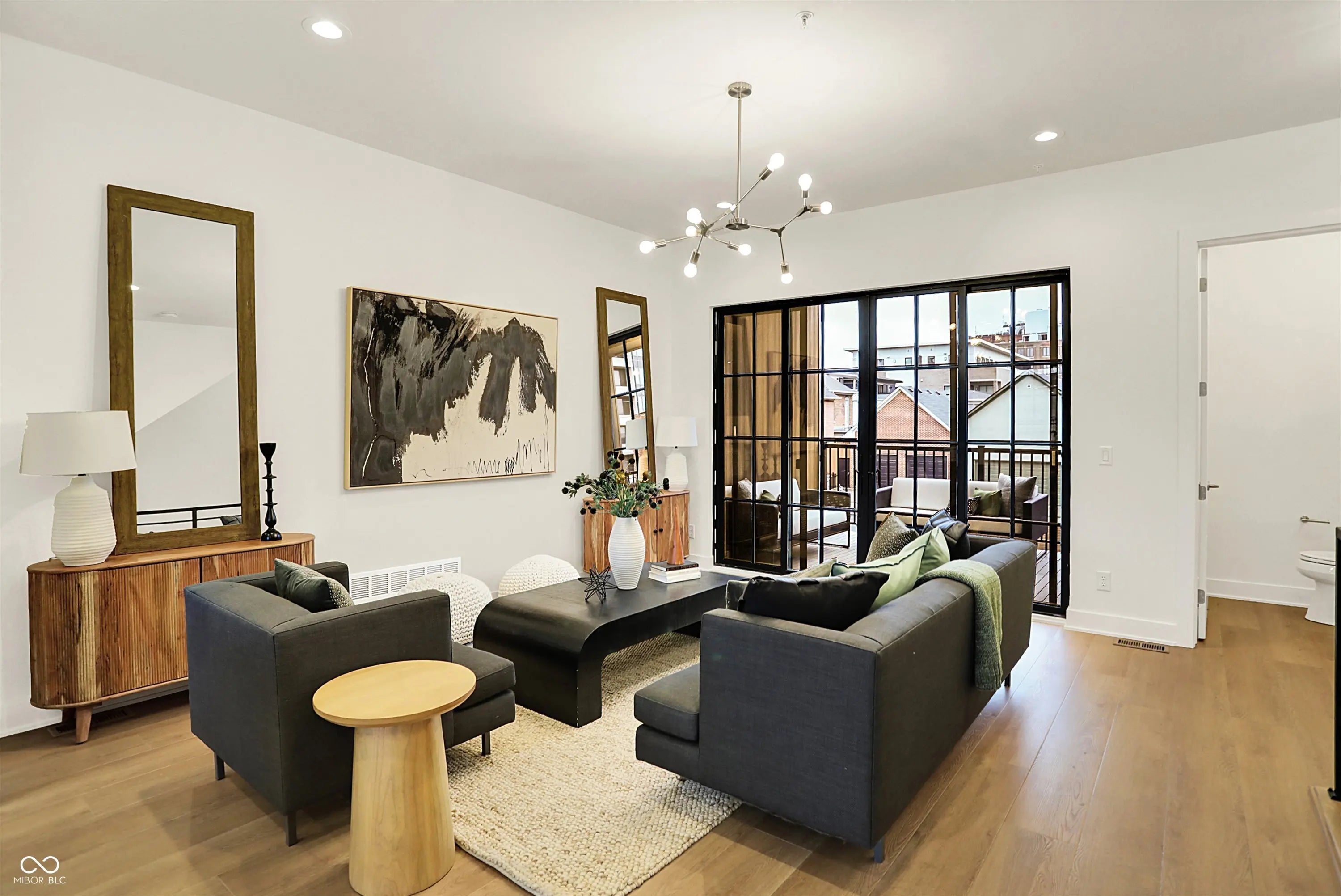 529 E North Street MLS 22054055 Liberty Place At Lockerbie Square photo 4