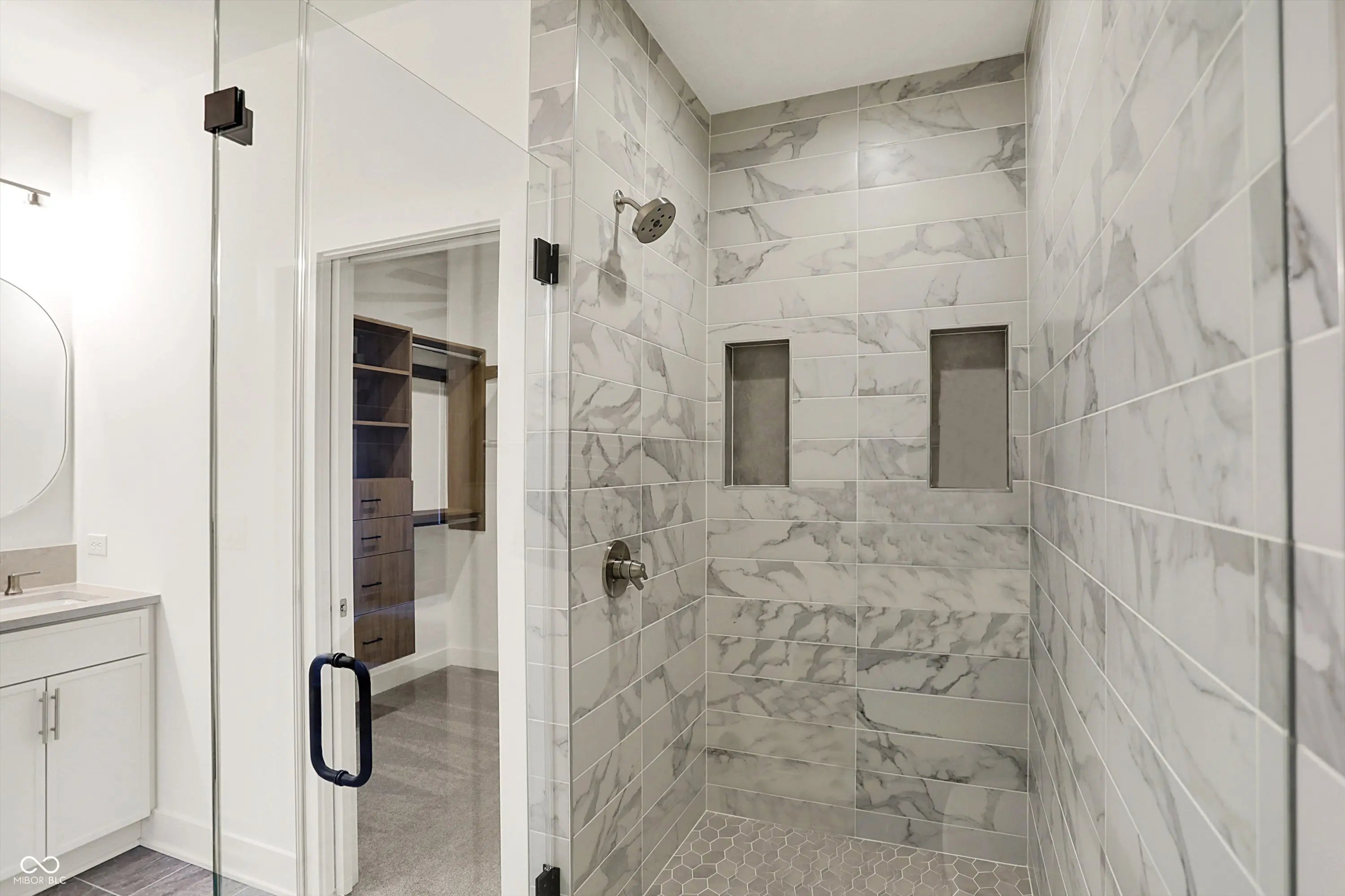 529 E North Street MLS 22054055 Liberty Place At Lockerbie Square photo 7