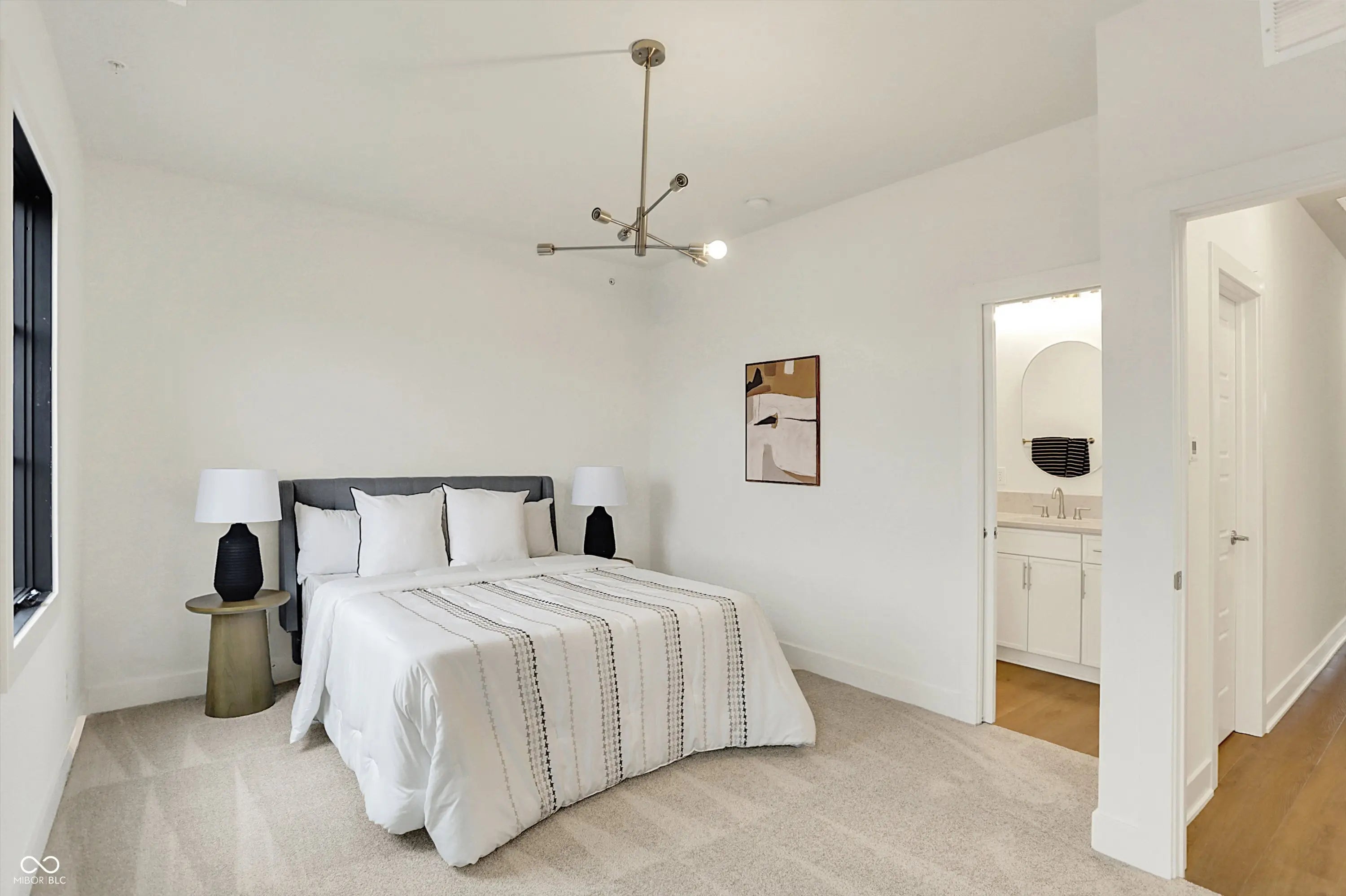 529 E North Street MLS 22054055 Liberty Place At Lockerbie Square photo 8