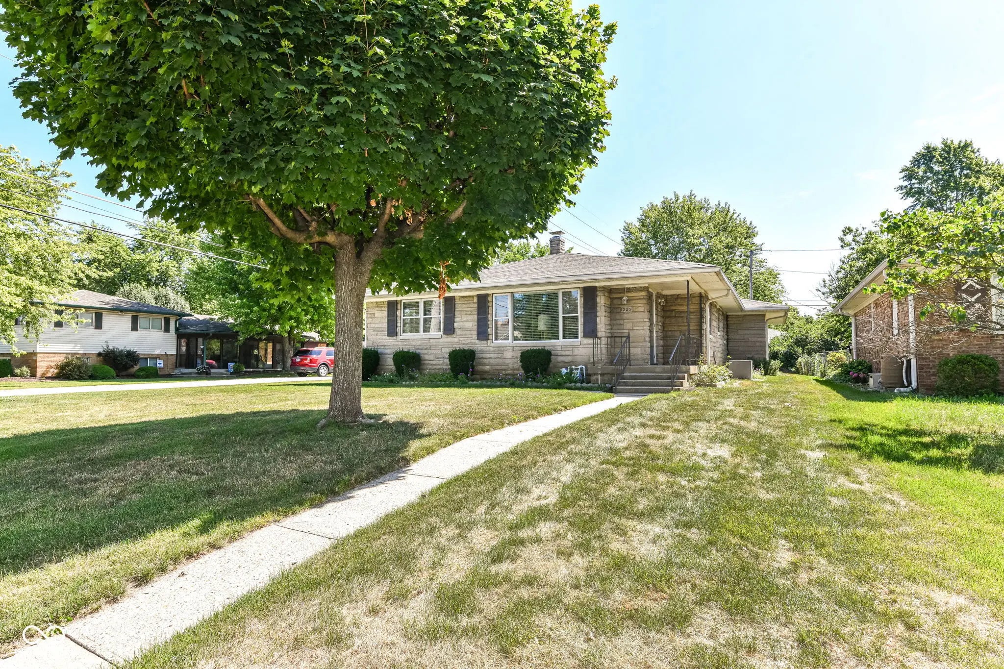 Photo of 1225 N Lesley Avenue Indianapolis, IN 46219
