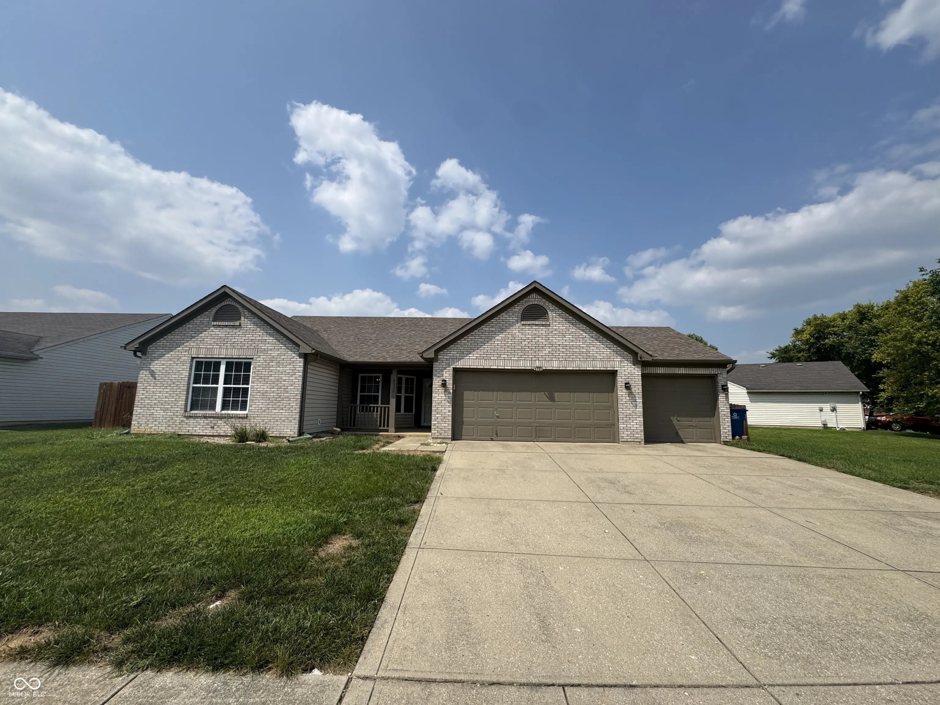 9936 Nightsong Lane, Avon