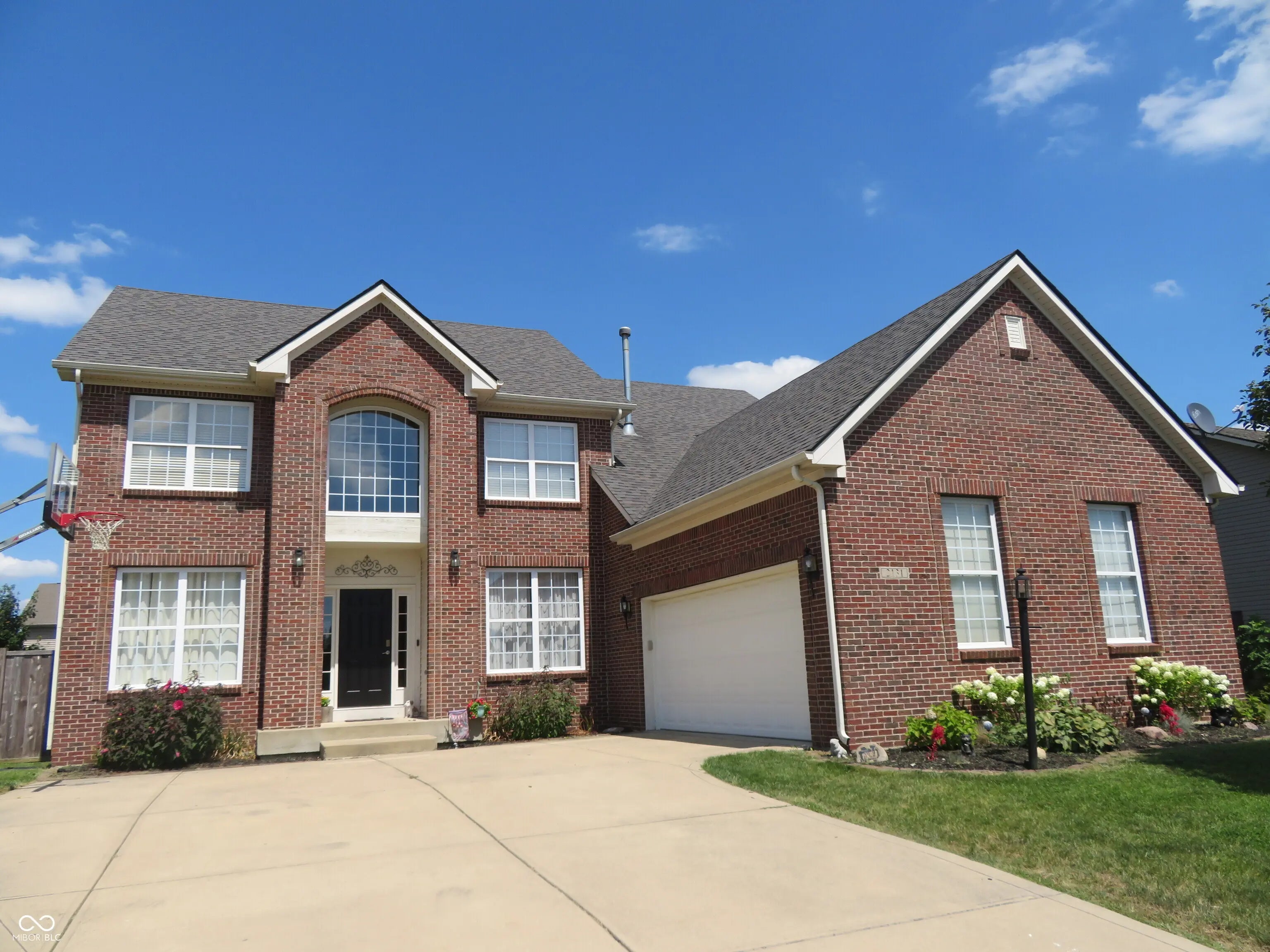 2131 Foxglove Drive MLS 22054366 Arailia photo 1