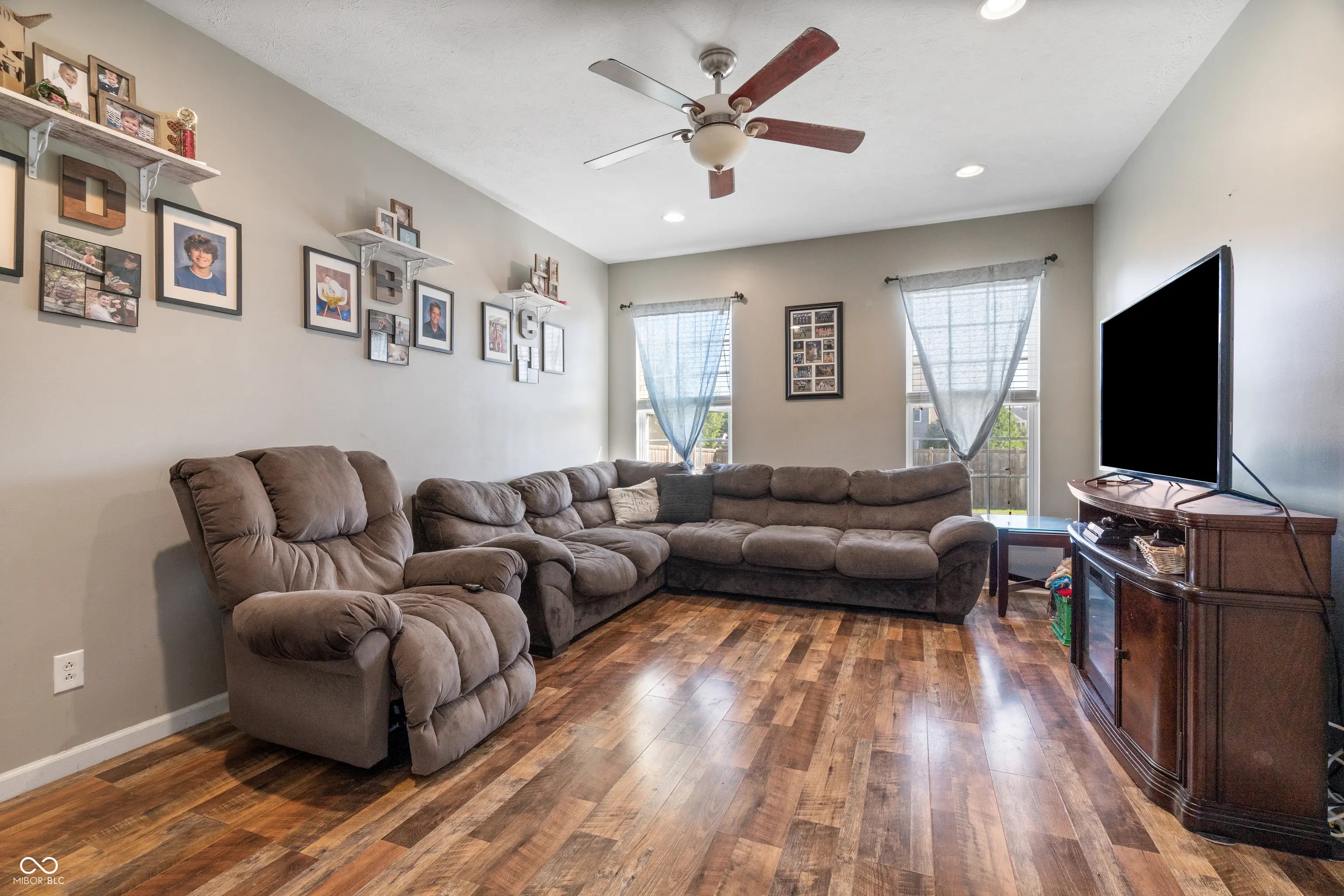 2131 Foxglove Drive MLS 22054366 Arailia photo 17