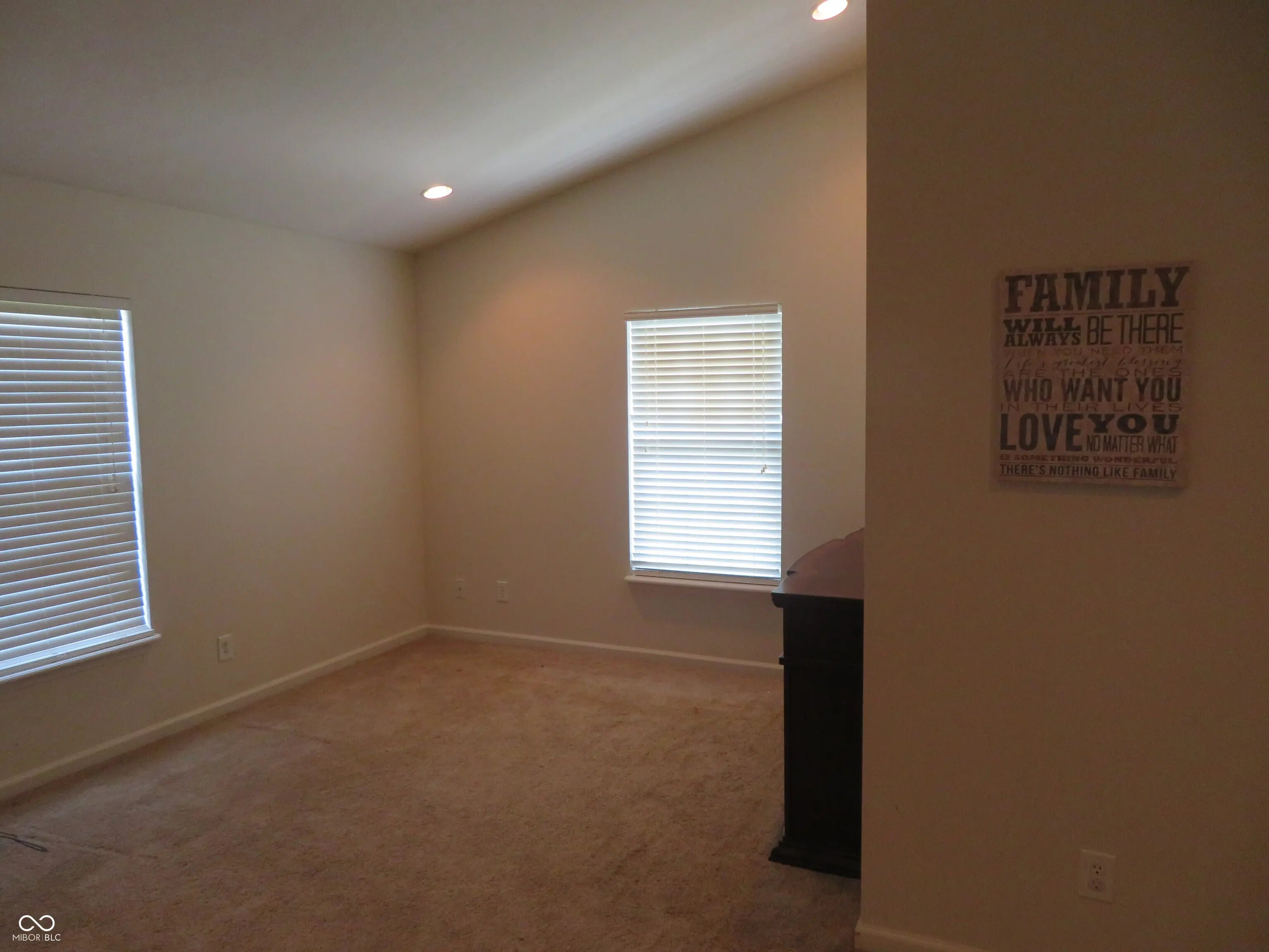 2131 Foxglove Drive MLS 22054366 Arailia photo 31