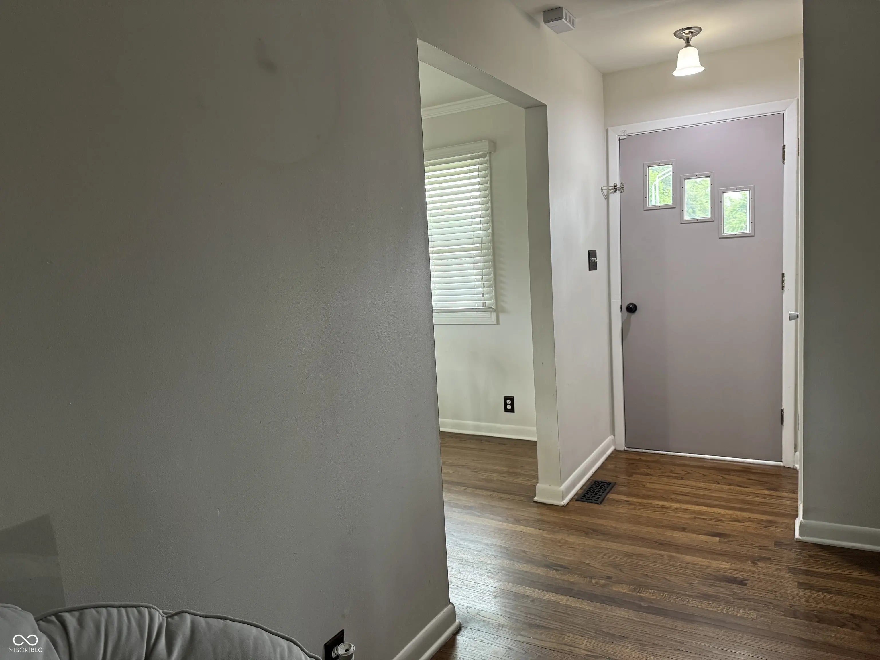 602 Memorial Drive MLS 22054393 South Grove photo 2