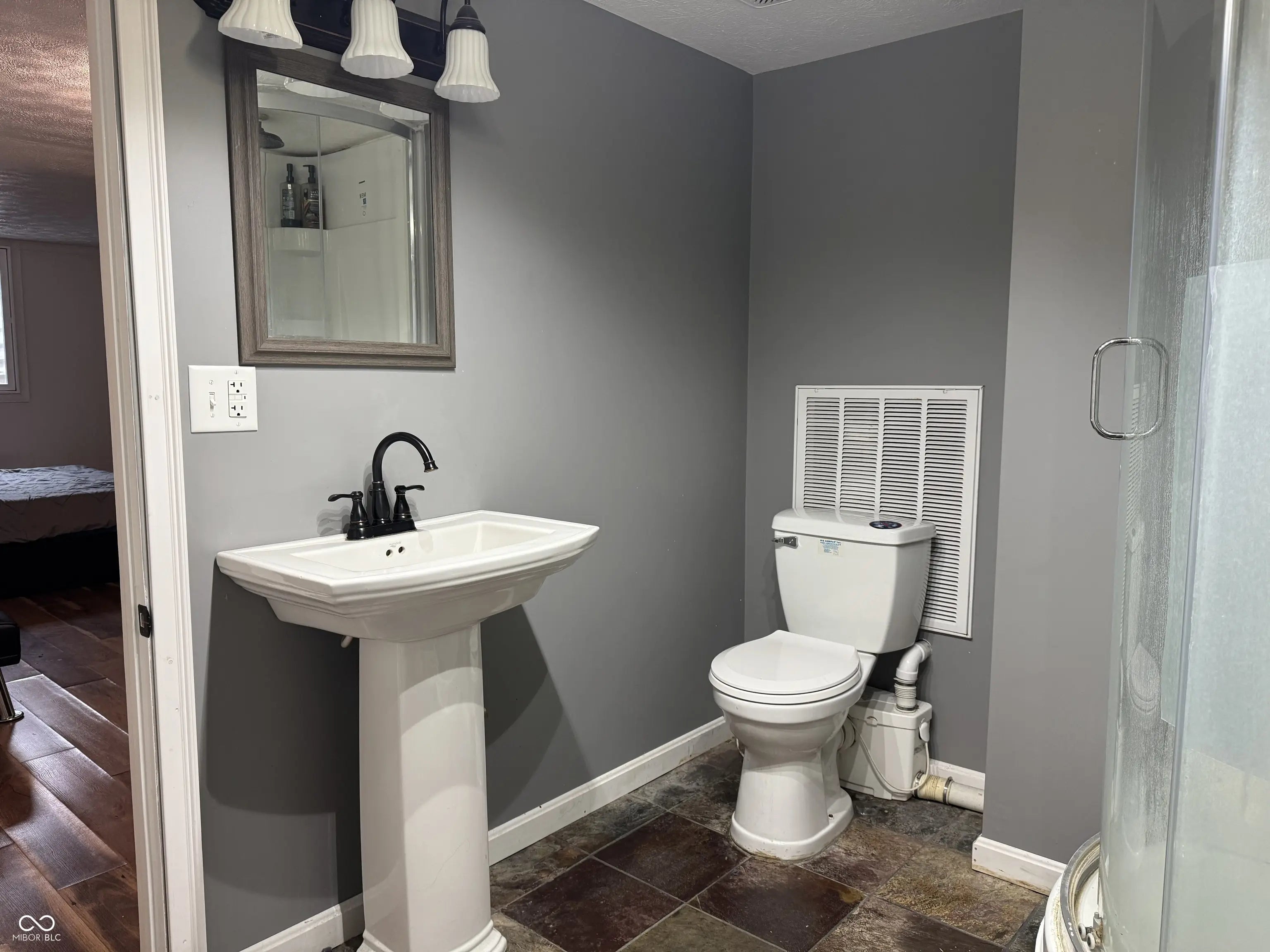 602 Memorial Drive MLS 22054393 South Grove photo 29