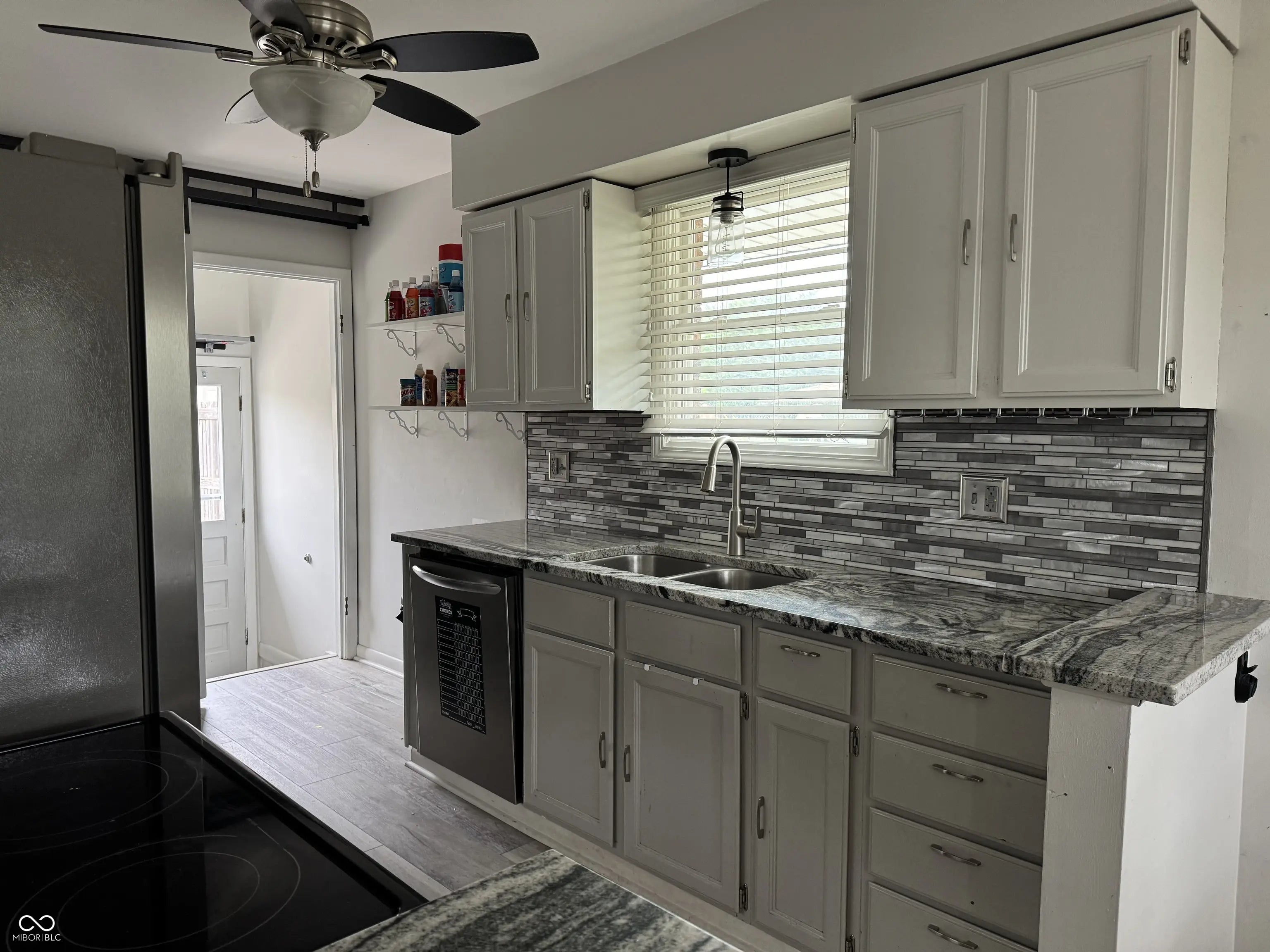 602 Memorial Drive MLS 22054393 South Grove photo 8