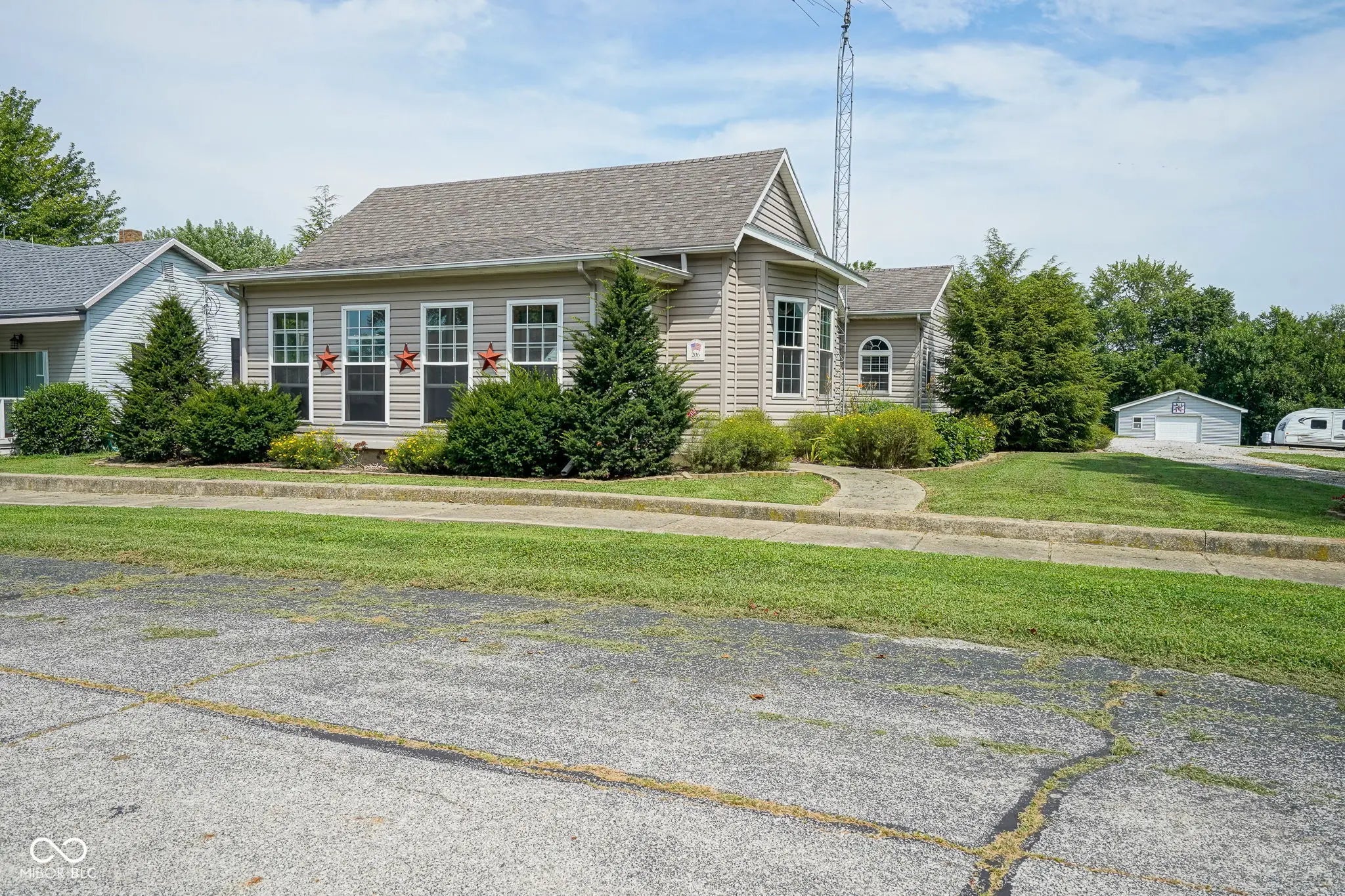 206 W Ridge Street, Newtown