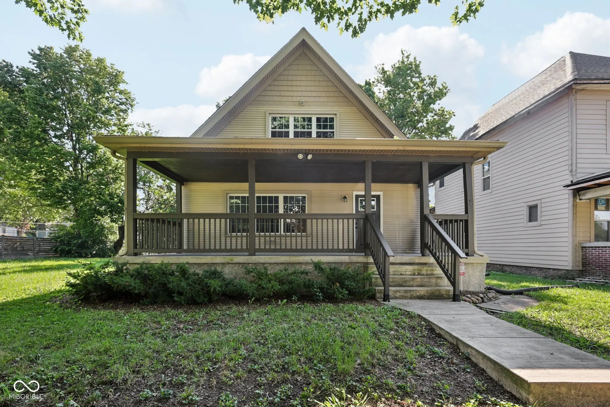 2737 Carrollton Avenue, Indianapolis