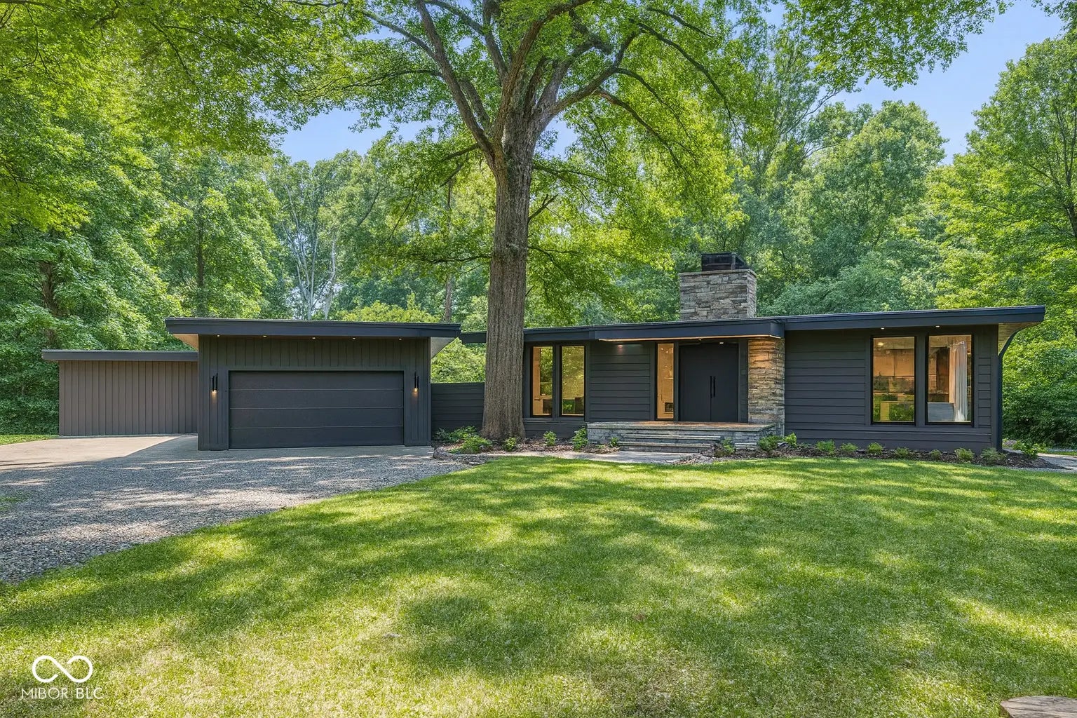 16632 Oak Road, Westfield