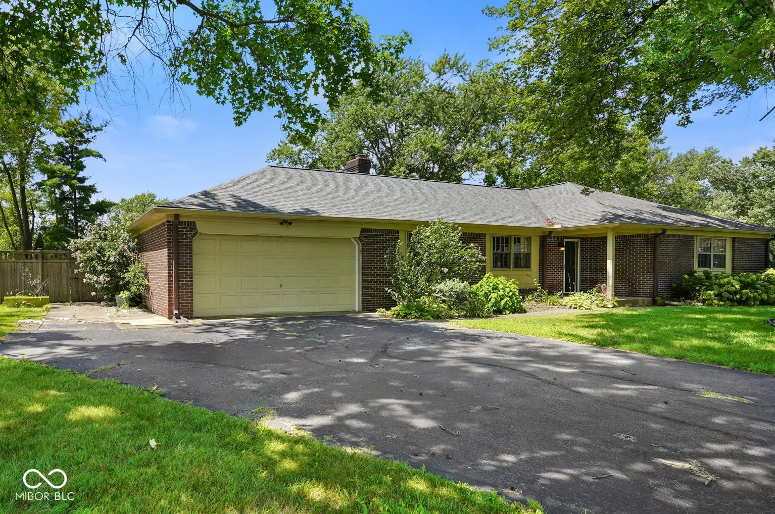 7905 Scarborough Blvd S Drive, Indianapolis