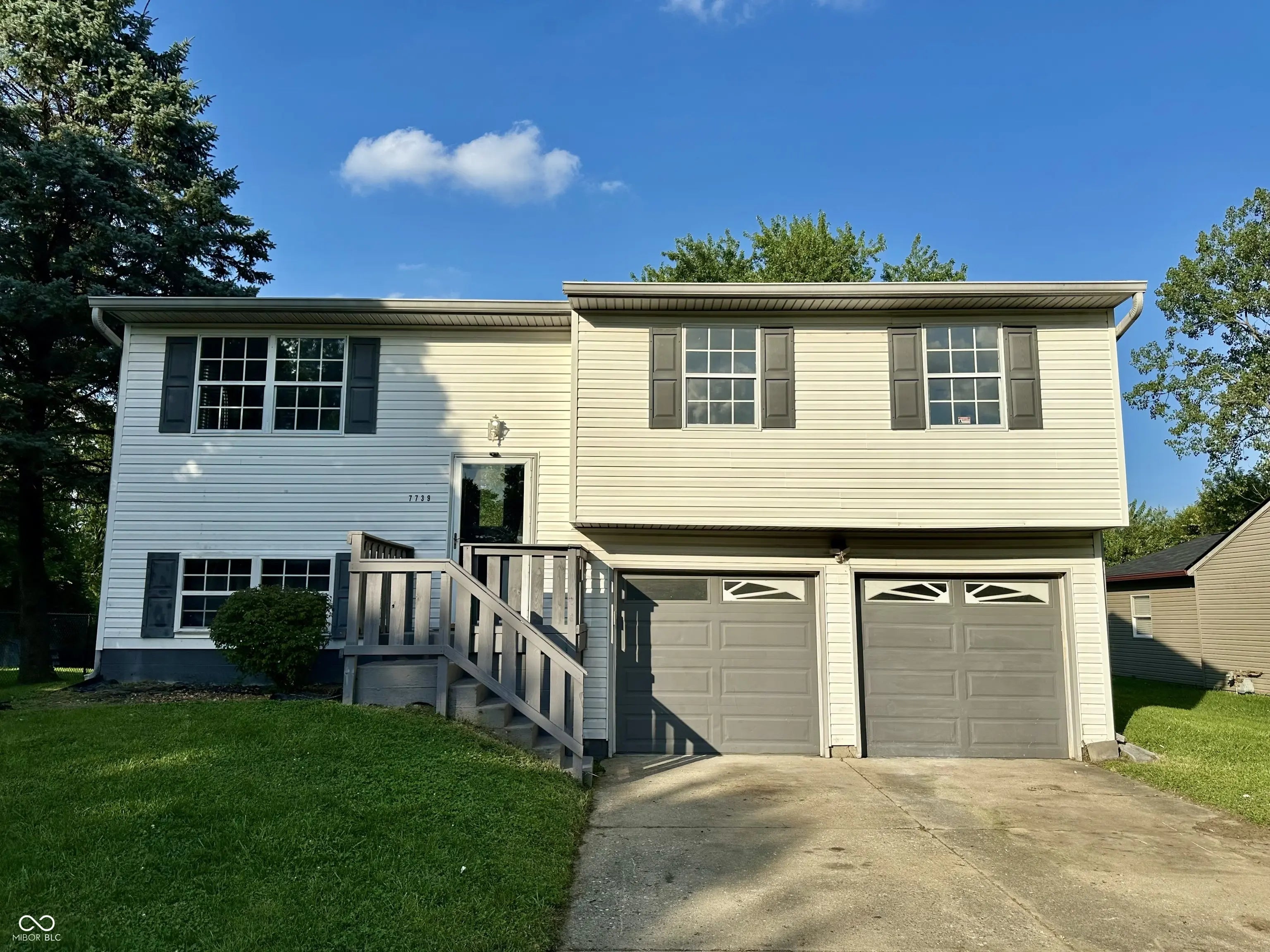 Photo of 7739 Inverness Drive Indianapolis, IN 46237