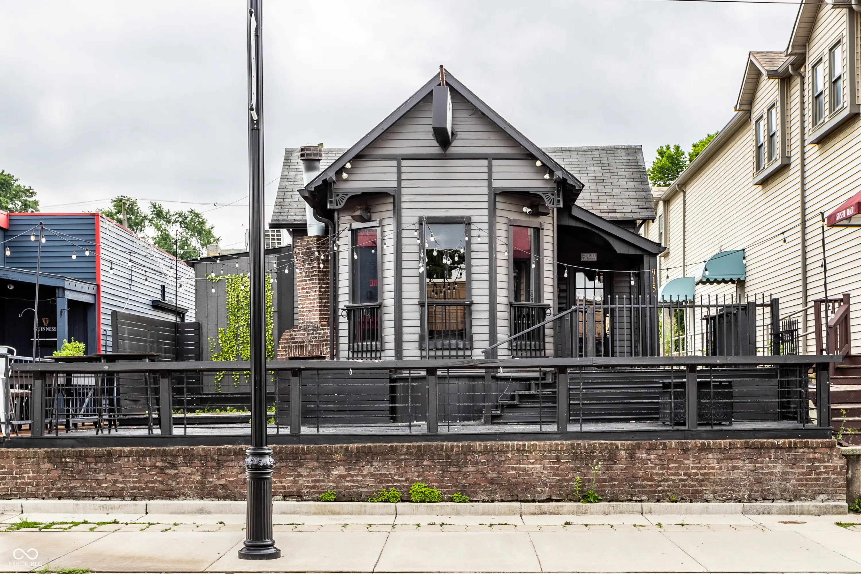 Photo of 915 Broad Ripple Avenue Indianapolis, IN 46220