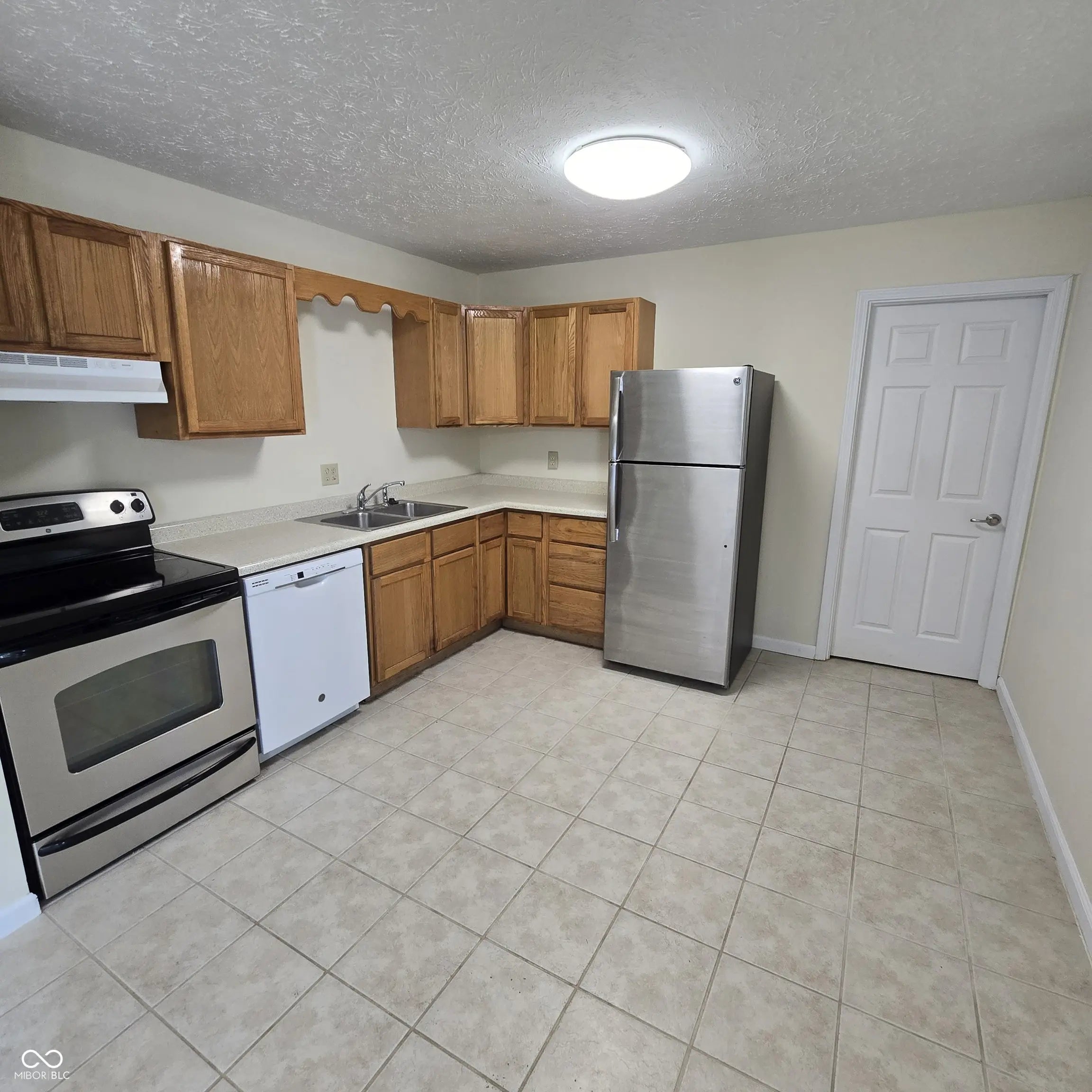 240 Shelton Place MLS 22055637 New Whiteland photo 3