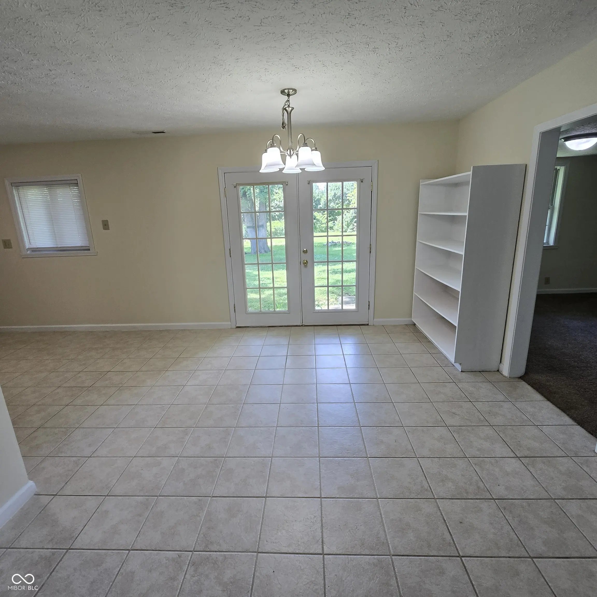 240 Shelton Place MLS 22055637 New Whiteland photo 4