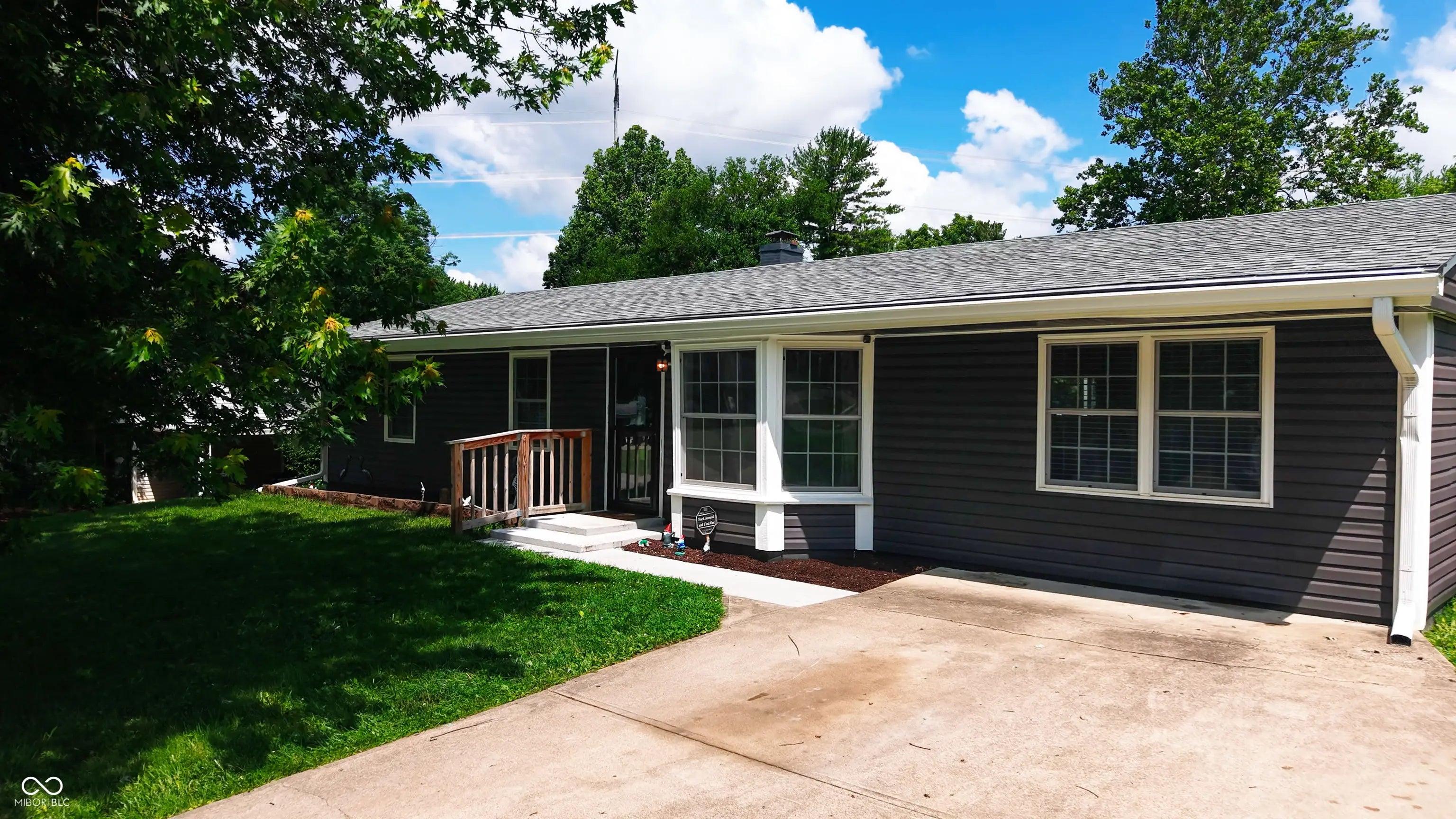 988 Rolling Hill Road, Greenwood