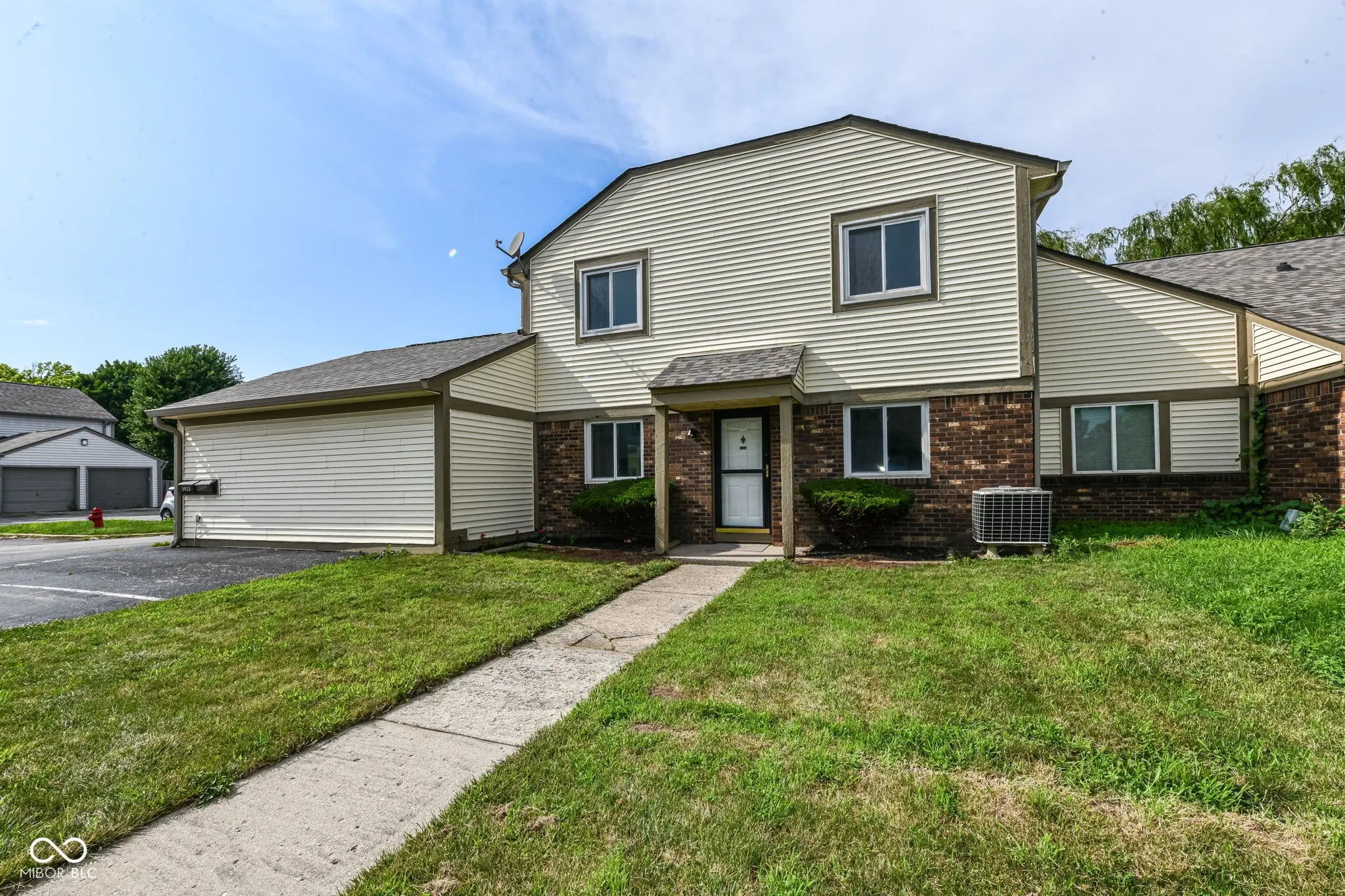 5933 Deerwood Court, Indianapolis