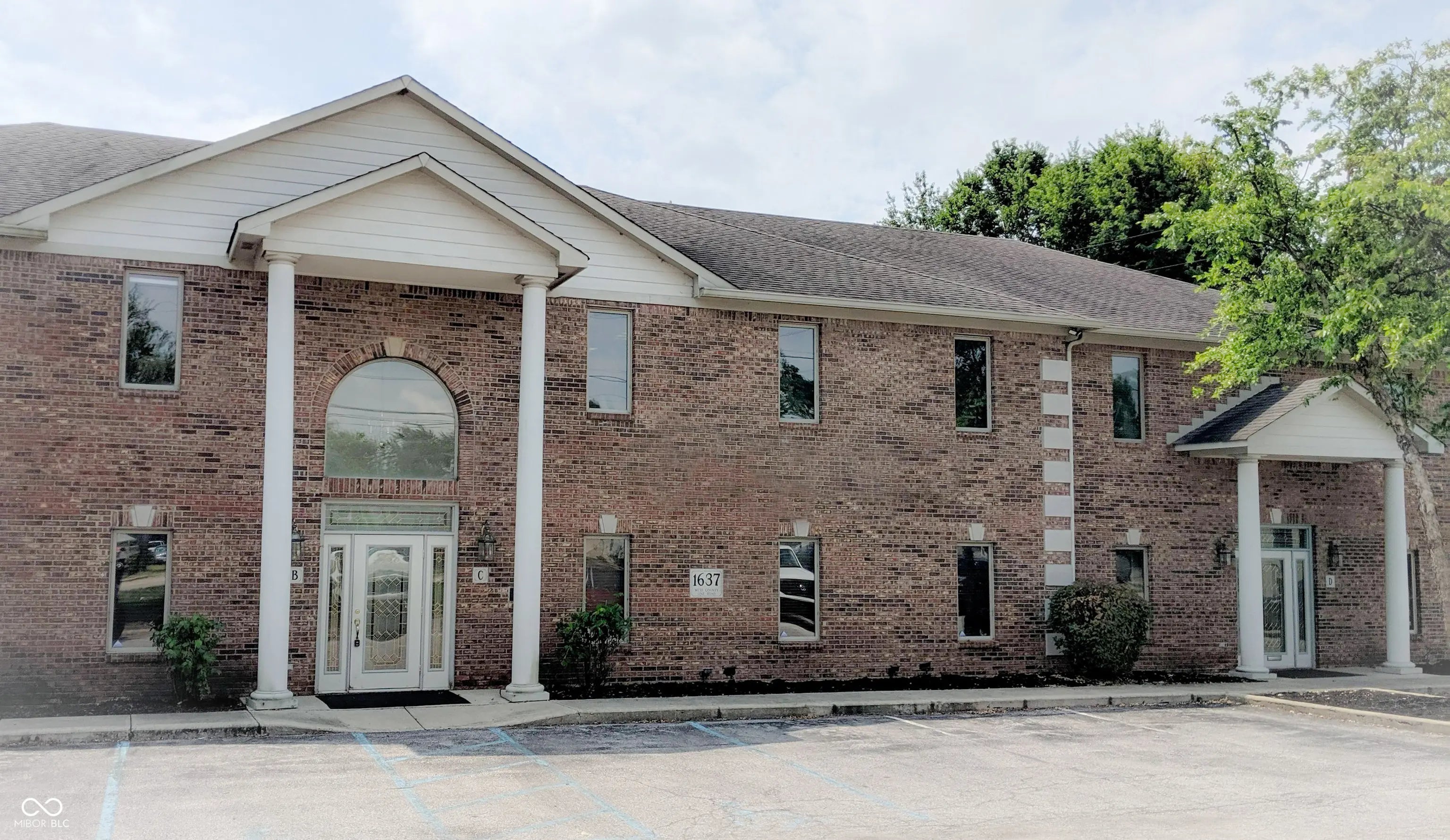 Photo of 1637 W County Line Road C-2 Greenwood, IN 46142