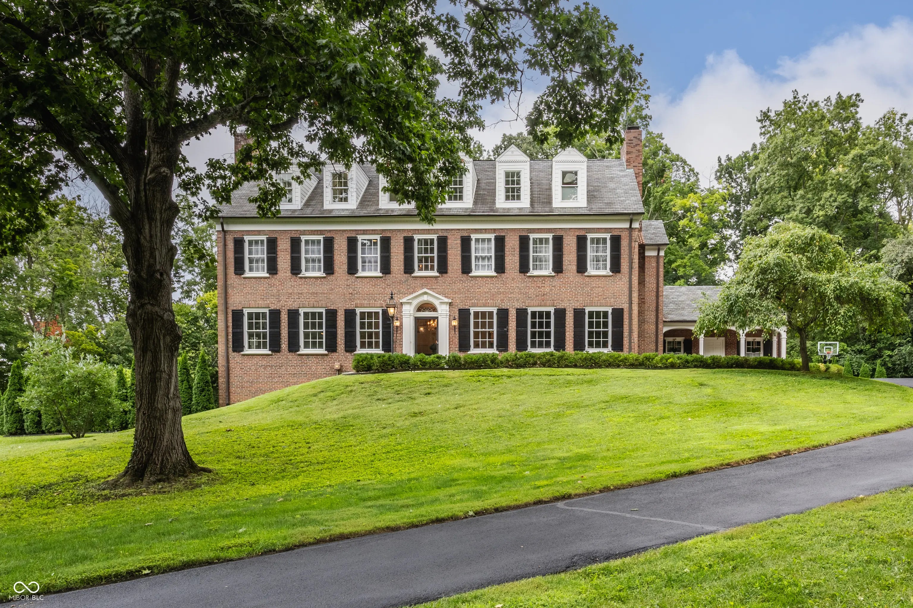 321 Kessler Blvd W Drive, Indianapolis