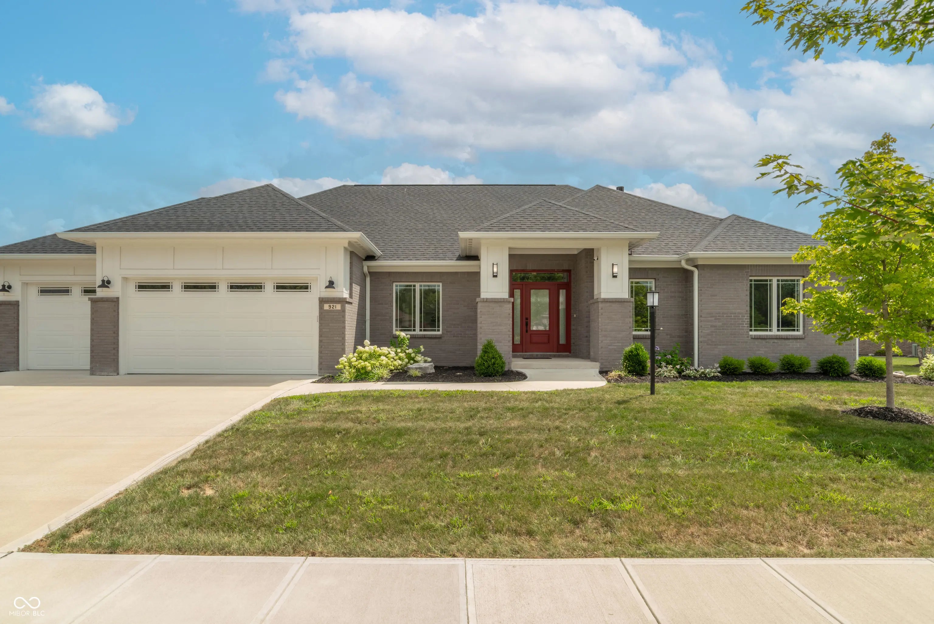 921 Justine Circle E, Indianapolis