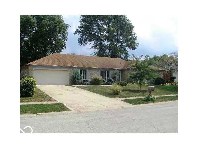 108 Willowood Lane, Fishers