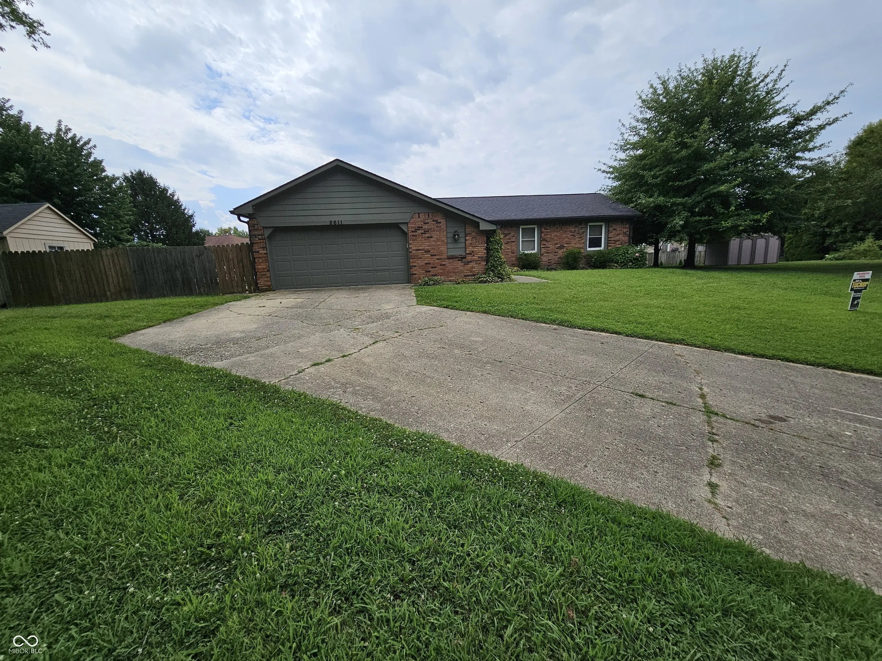 8611 Kenasaw Court, Indianapolis