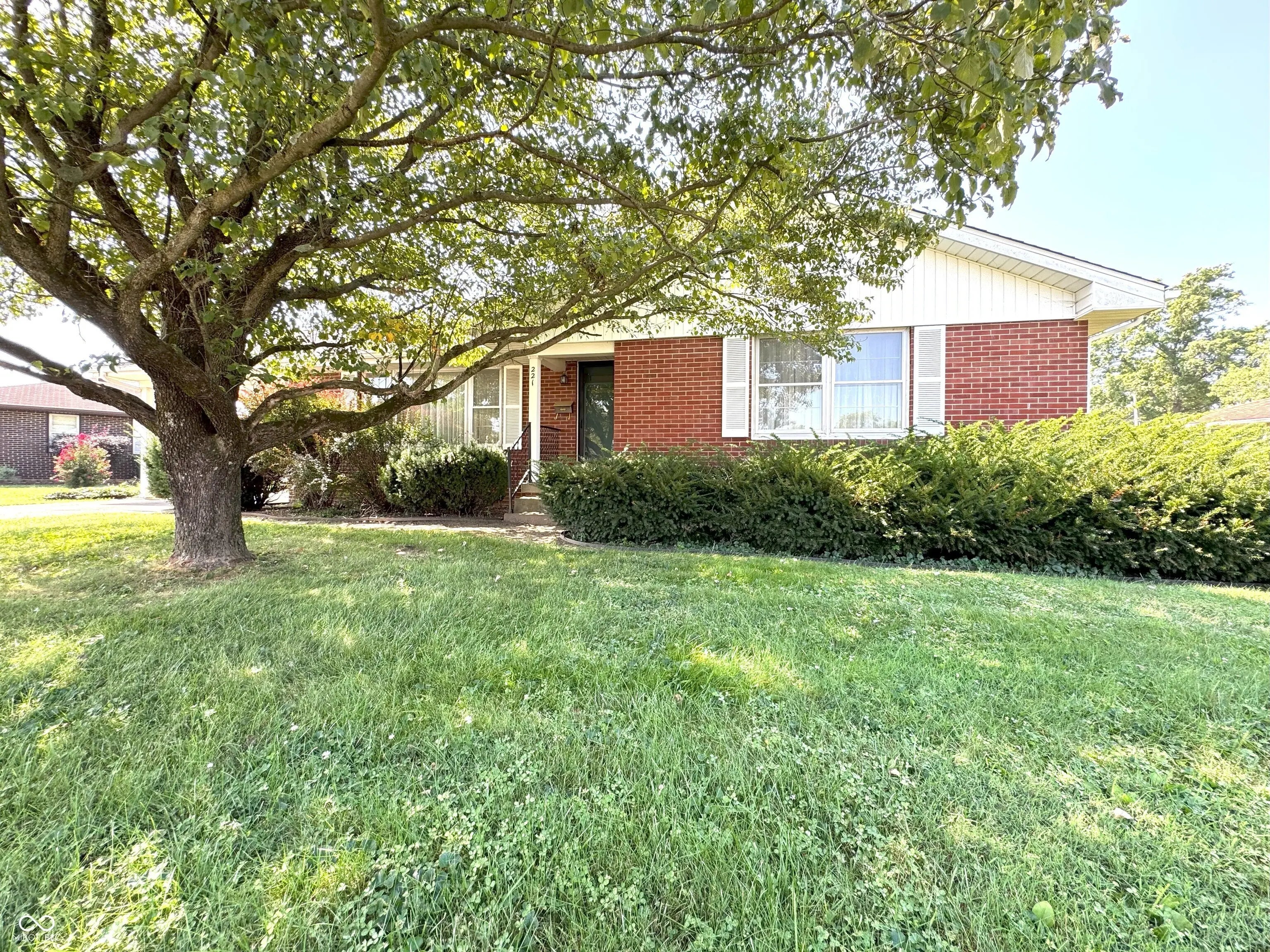 221 W Harrison Drive, Seymour