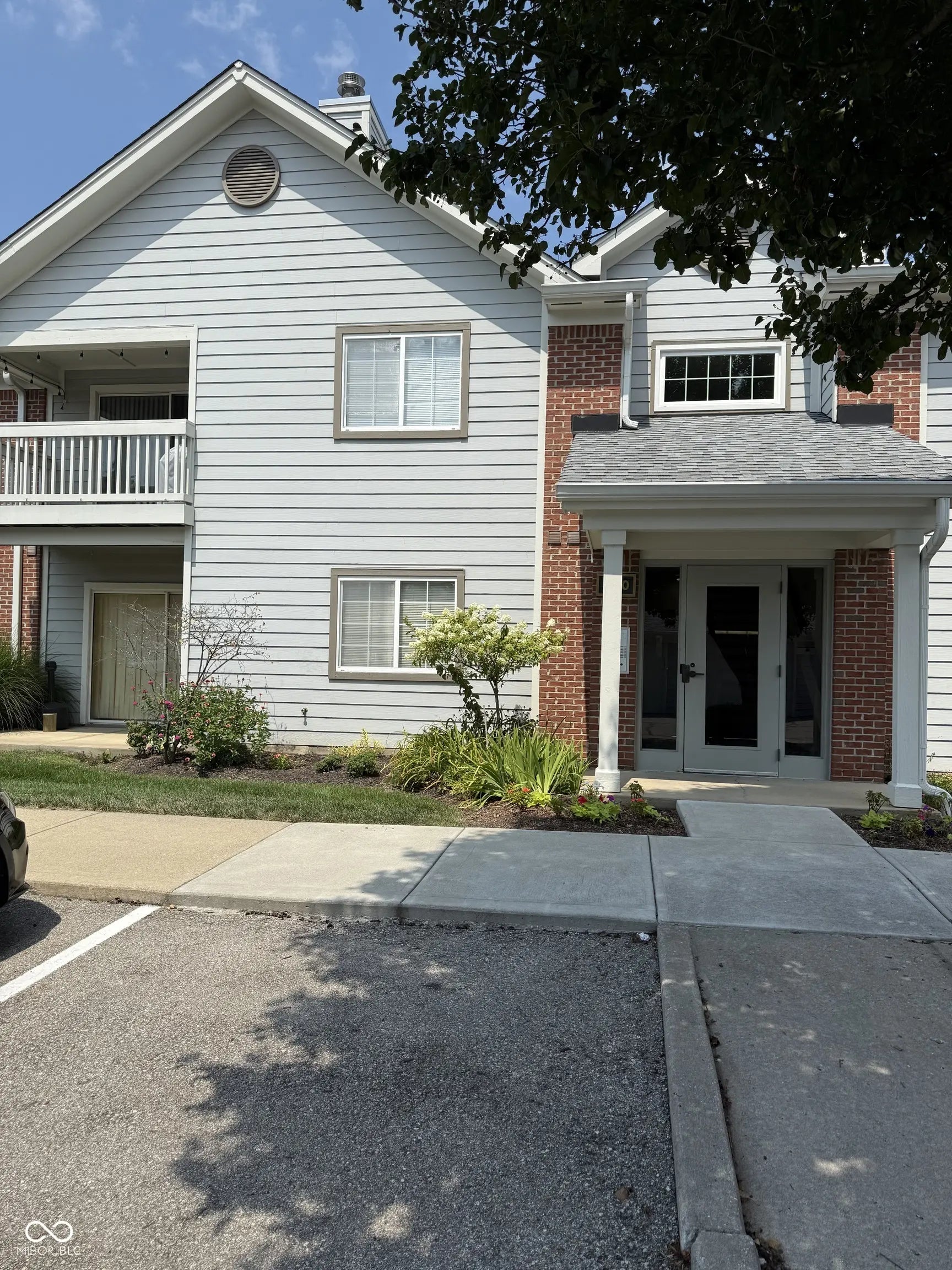 8410 Glenwillow Lane 205, Indianapolis