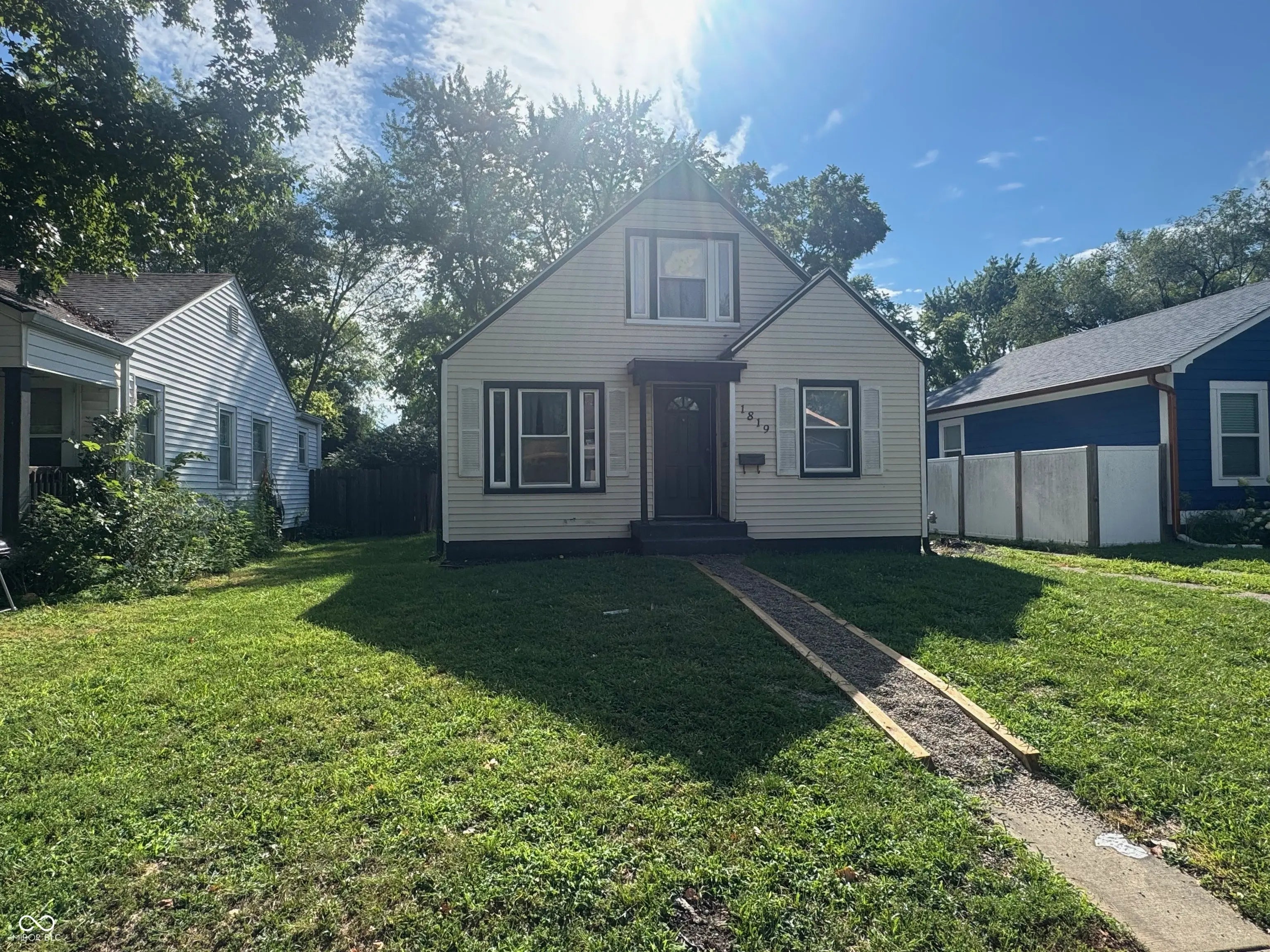 1819 Sharon Avenue, Indianapolis