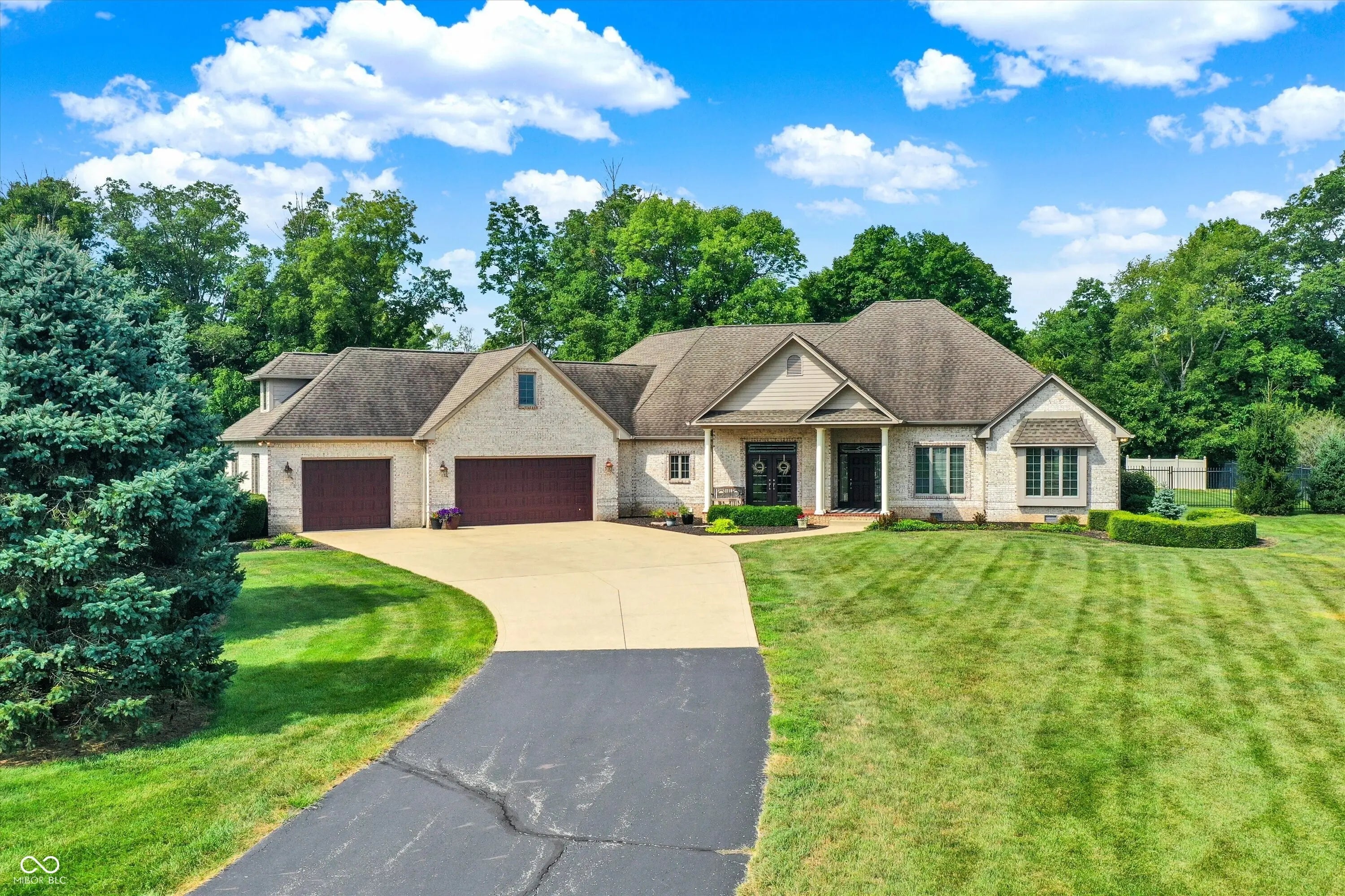 5695 N London Road, Fairland