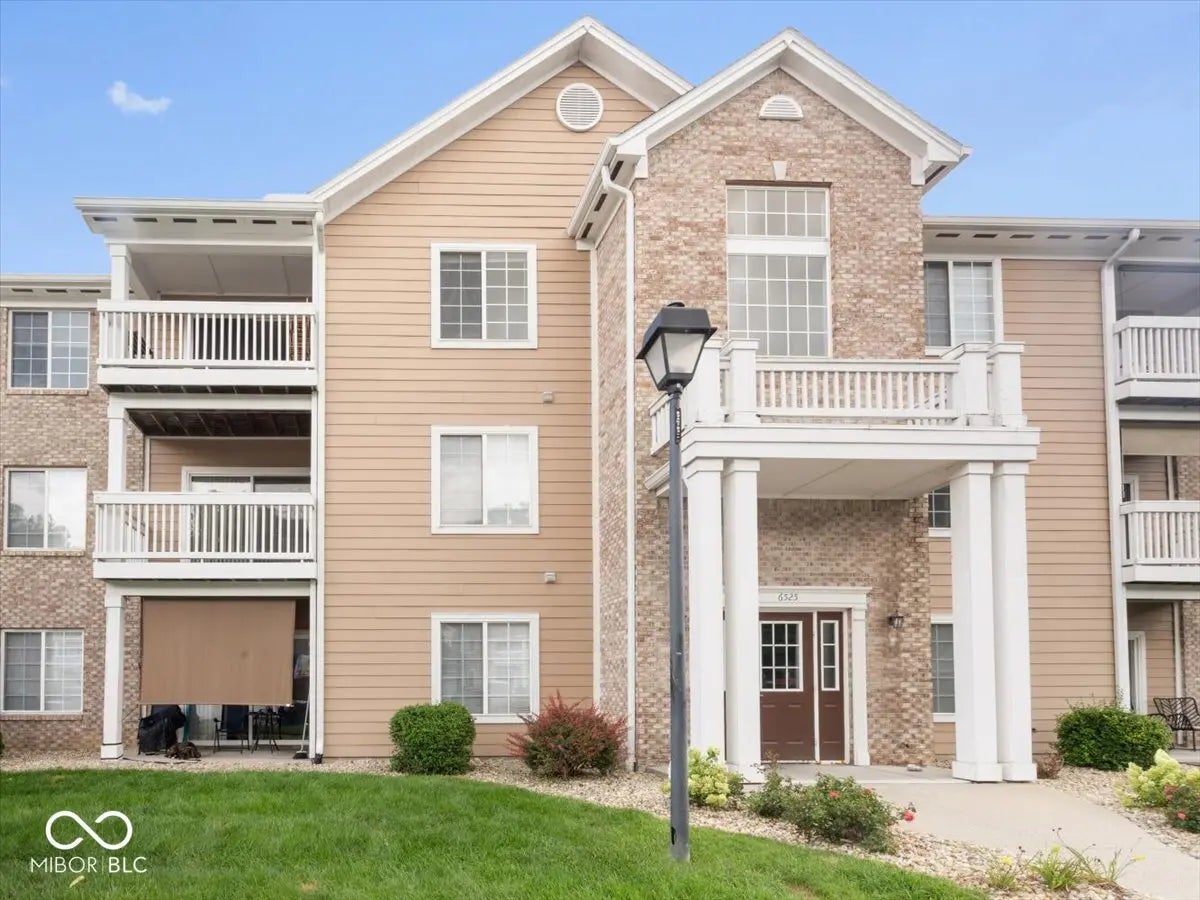 6525 Emerald Hill Court 309, Indianapolis