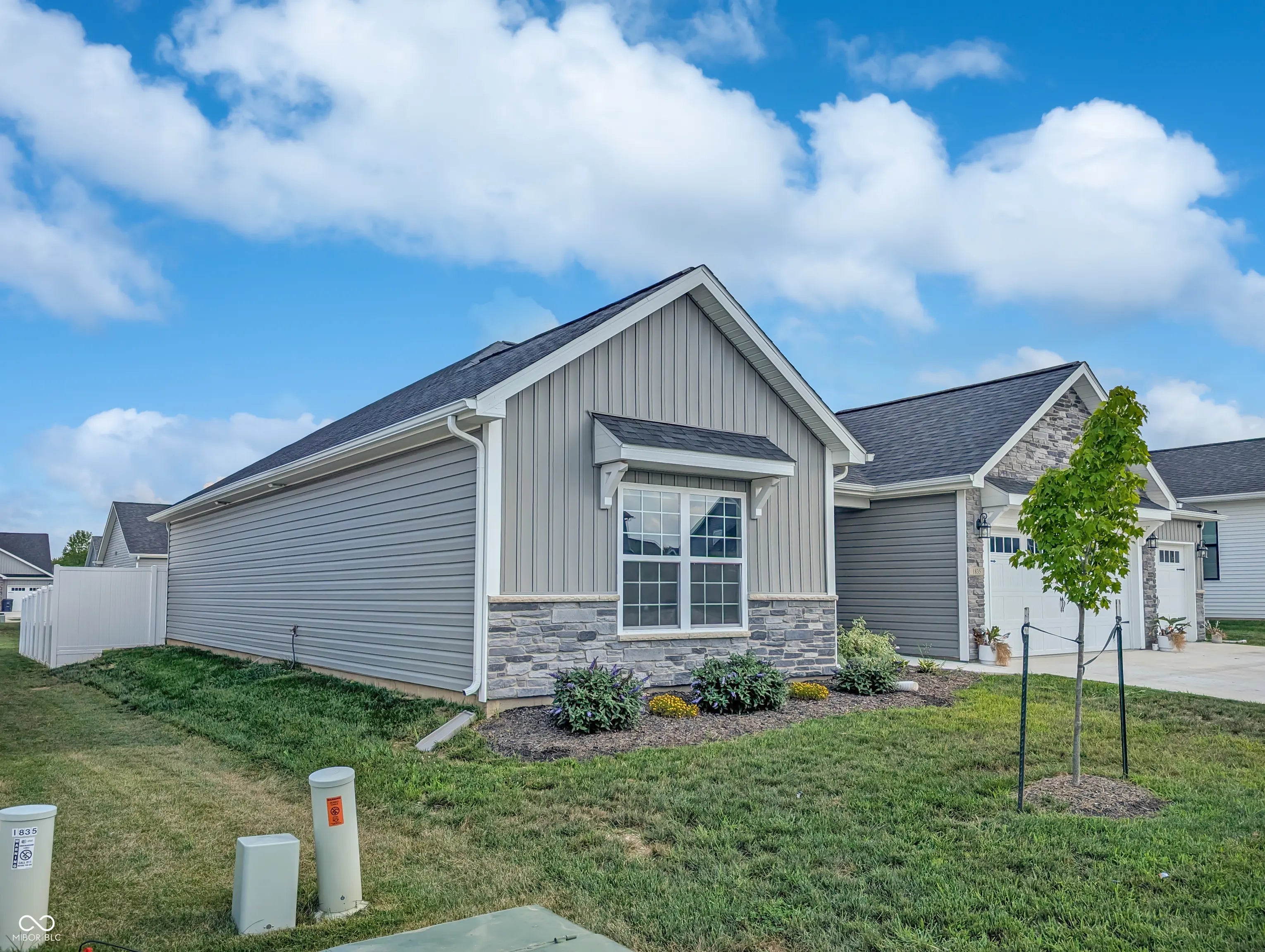 1835 Southridge Drive MLS 22056781 South Ridge photo 1