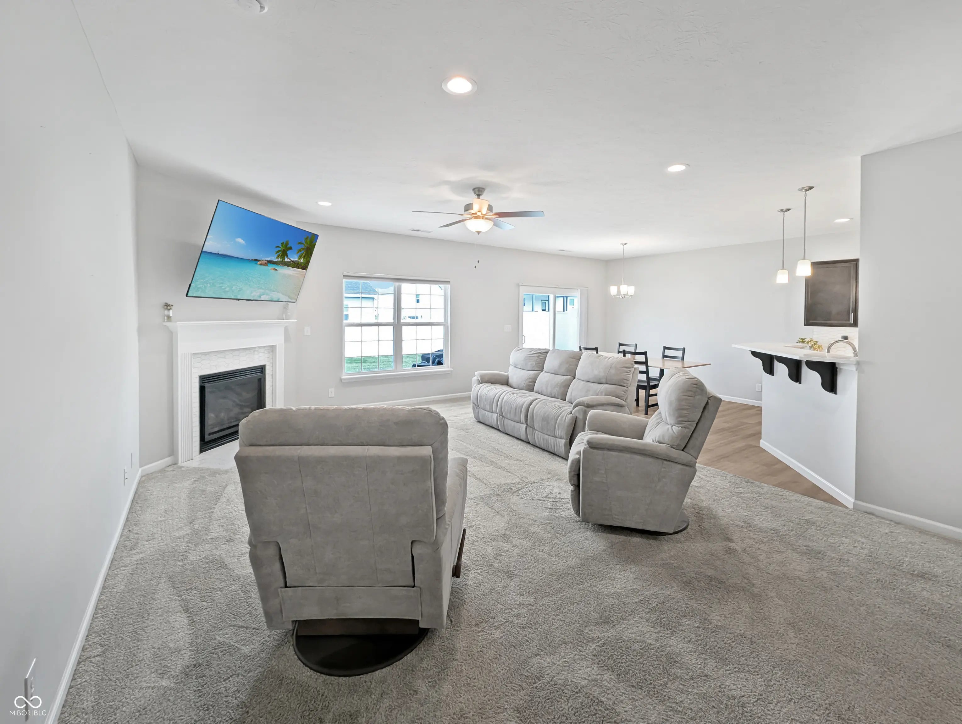 1835 Southridge Drive MLS 22056781 South Ridge photo 2