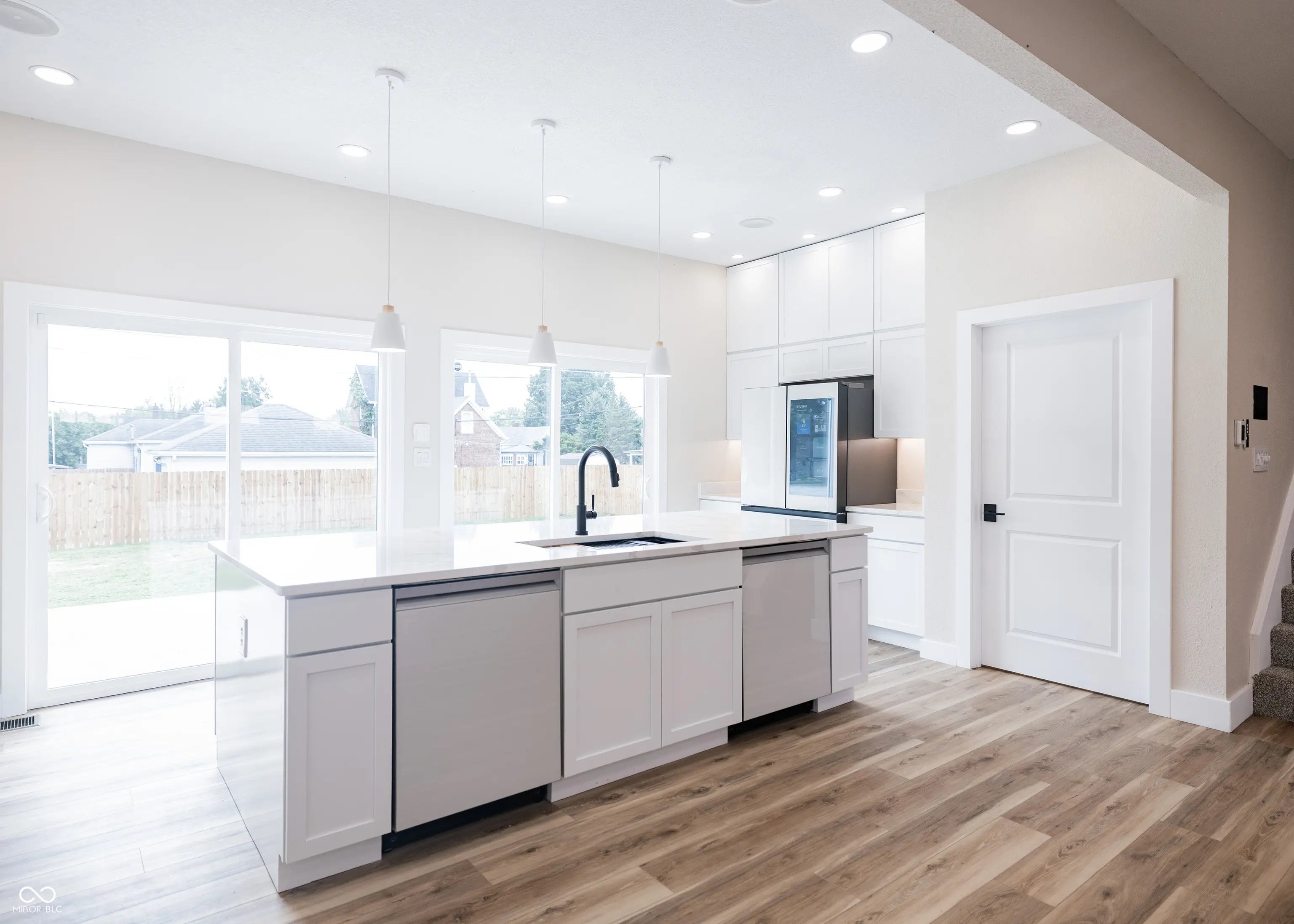 825 Main Street MLS 22056870 Starkeys photo 12