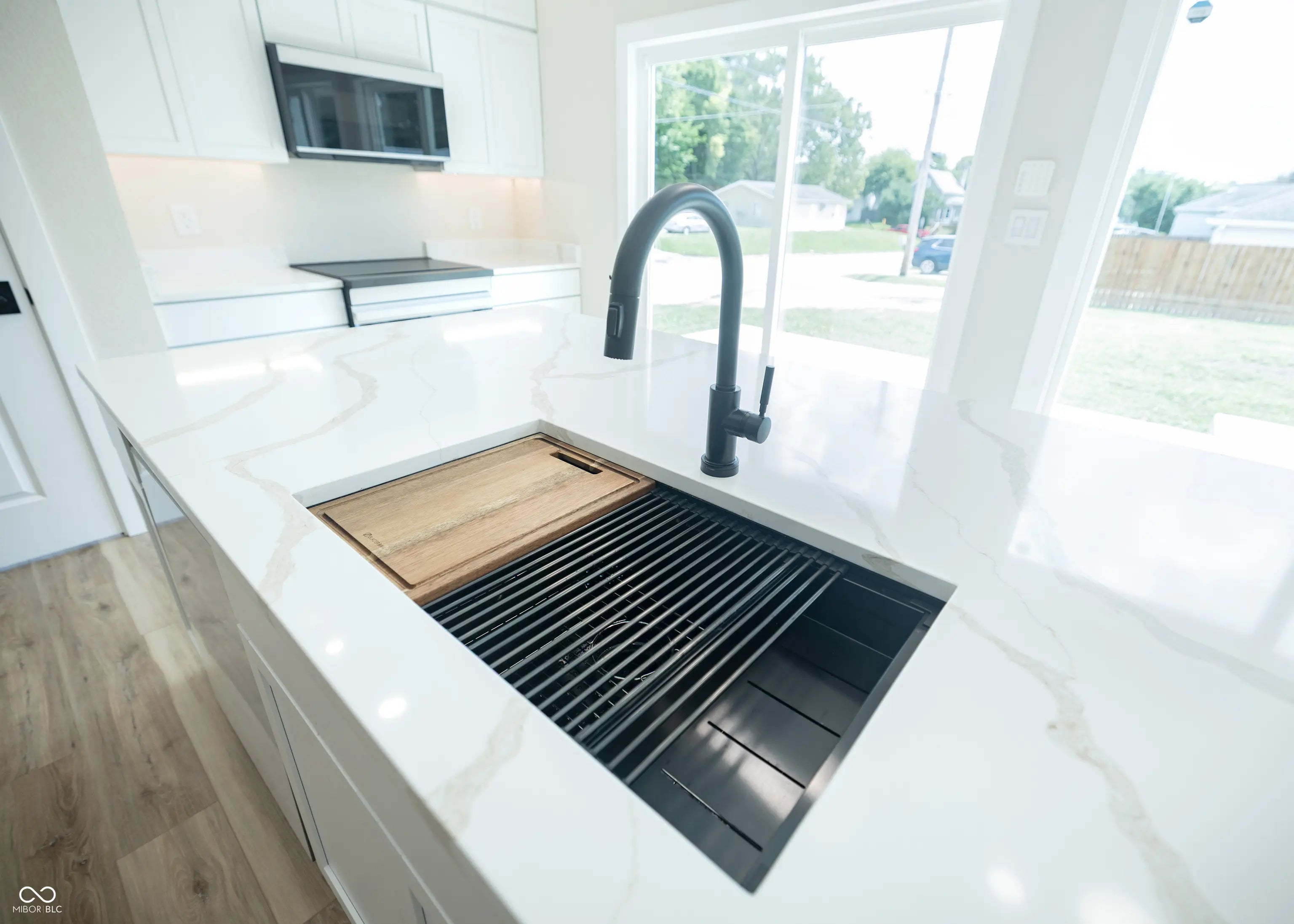 825 Main Street MLS 22056870 Starkeys photo 15