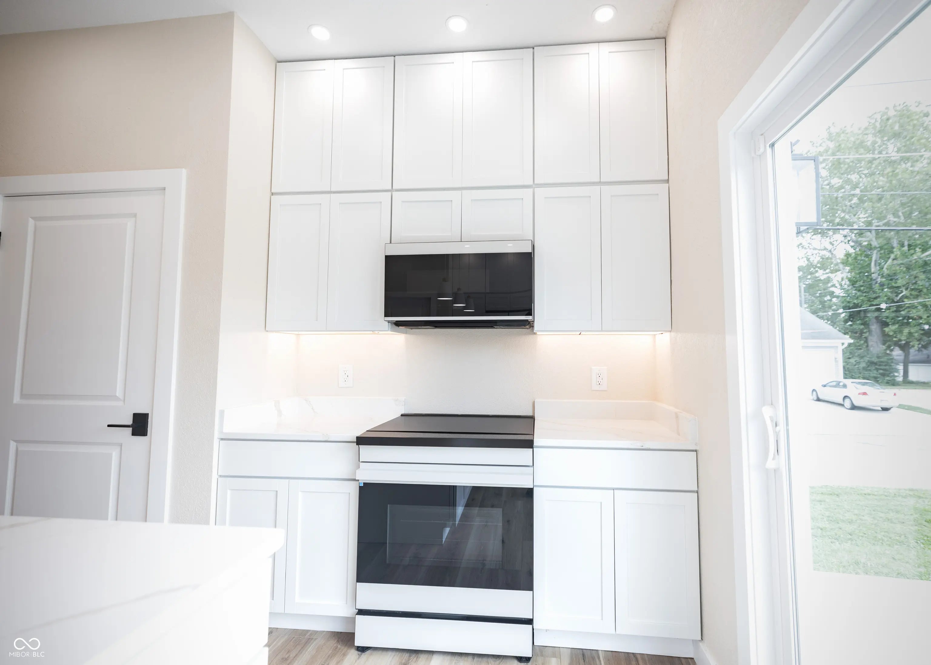 825 Main Street MLS 22056870 Starkeys photo 18