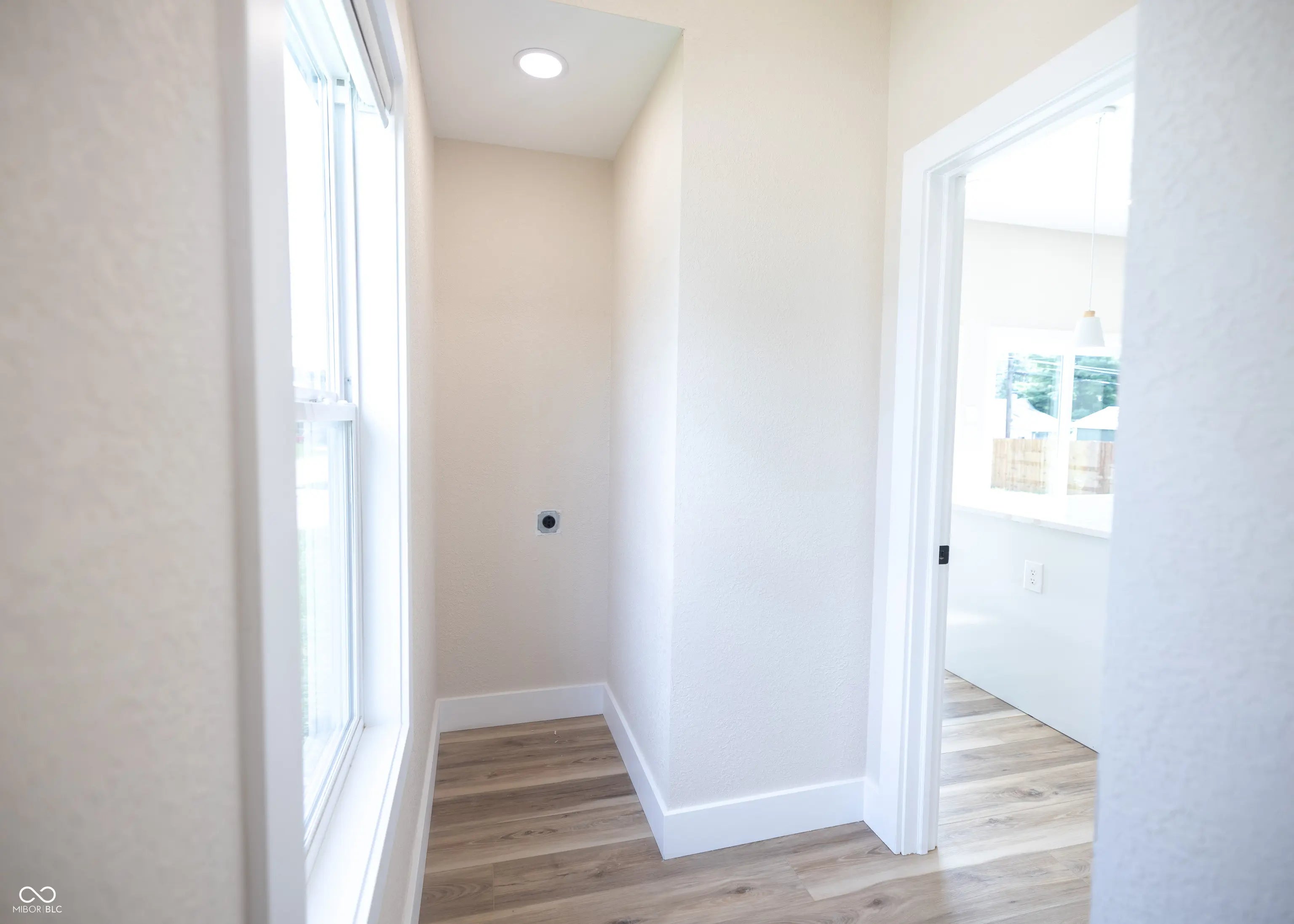 825 Main Street MLS 22056870 Starkeys photo 25