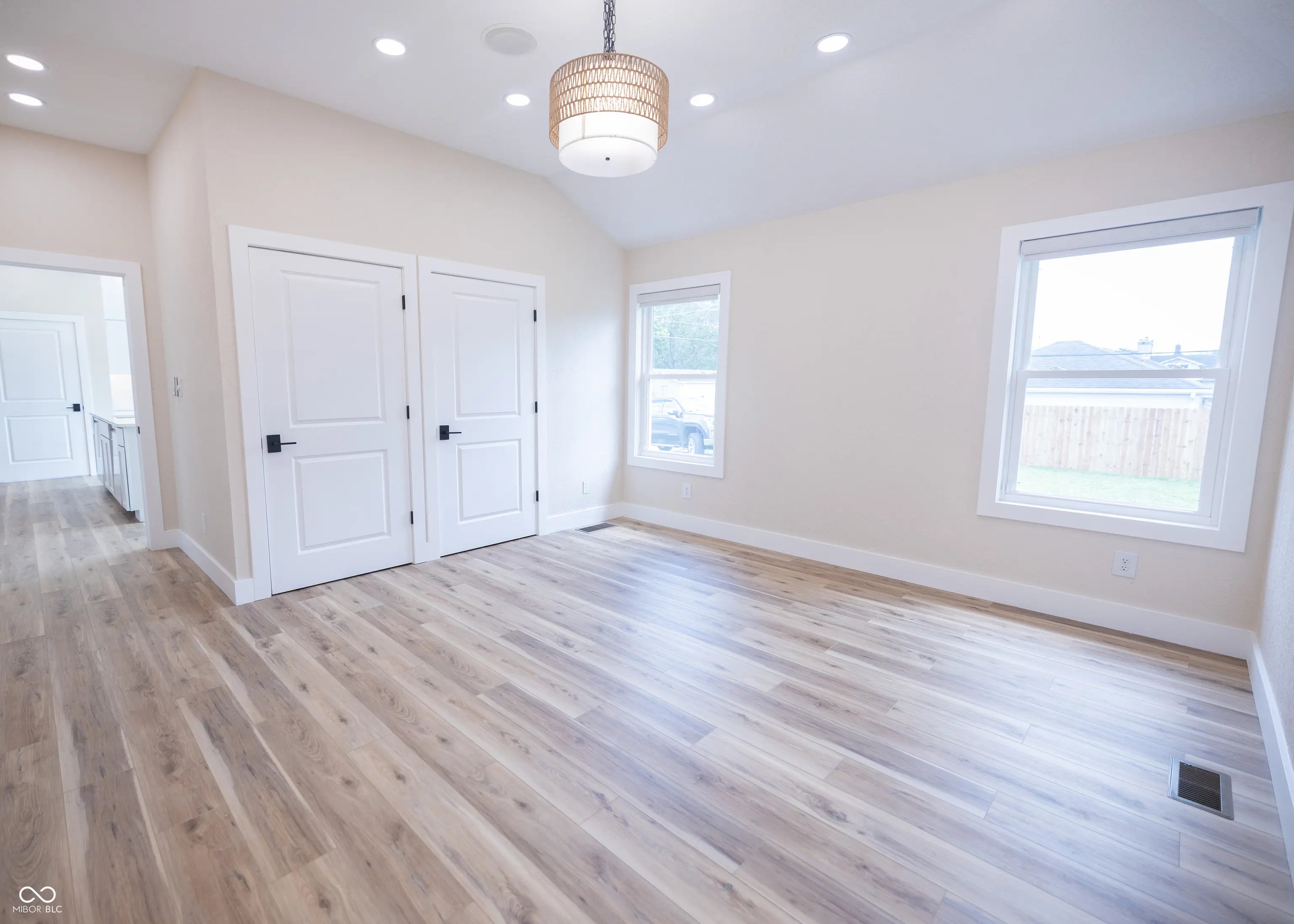 825 Main Street MLS 22056870 Starkeys photo 28