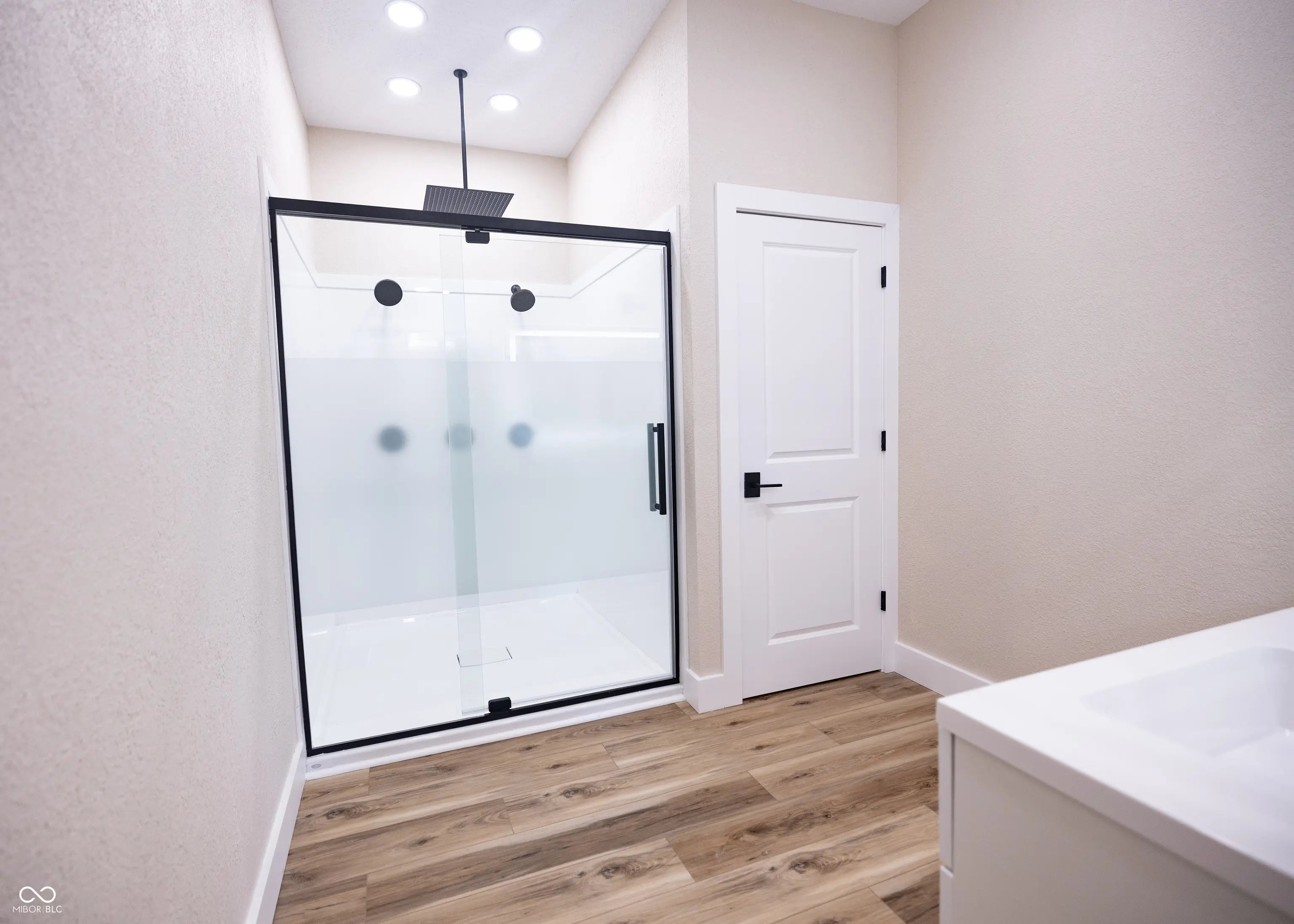 825 Main Street MLS 22056870 Starkeys photo 31