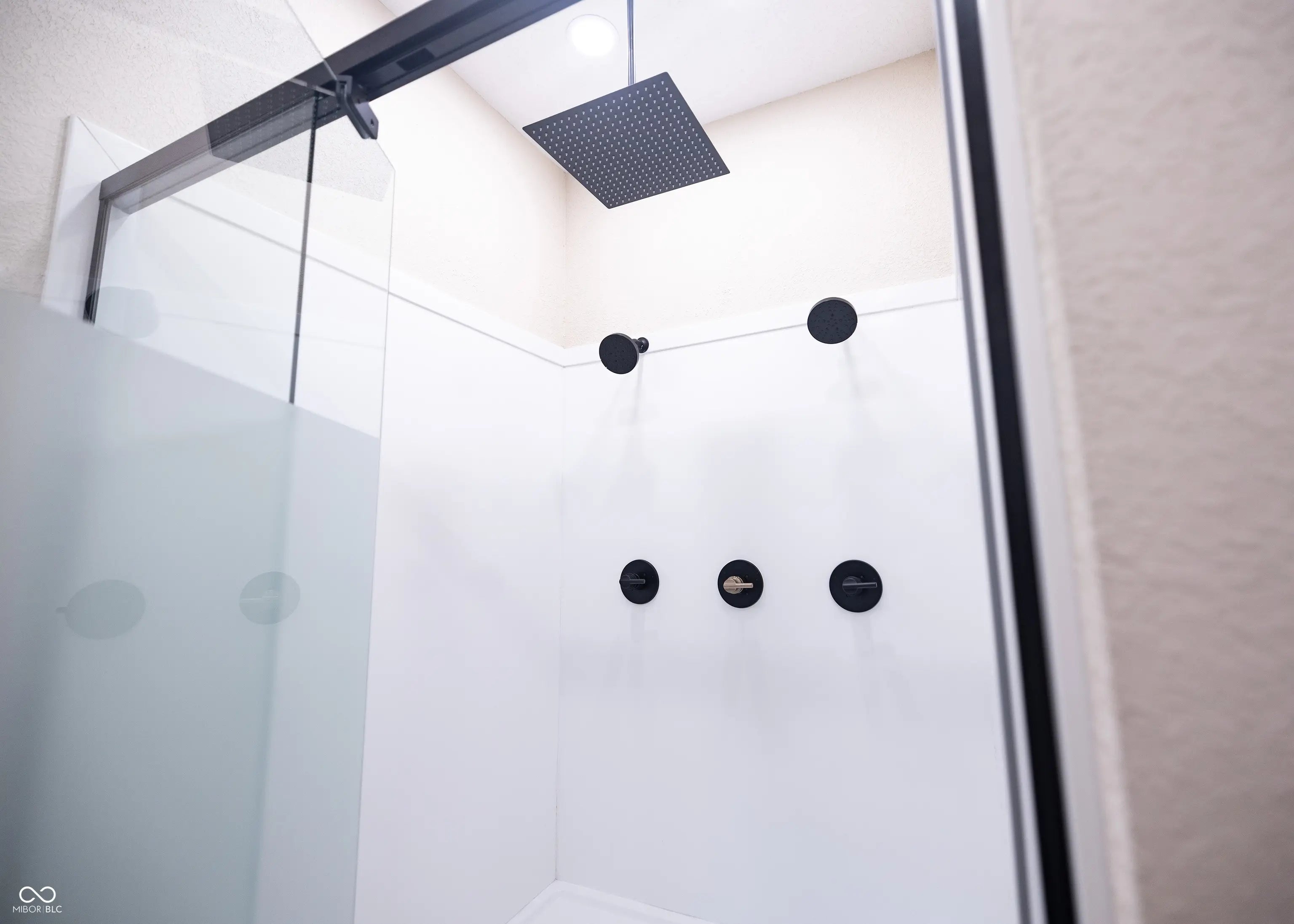 825 Main Street MLS 22056870 Starkeys photo 32